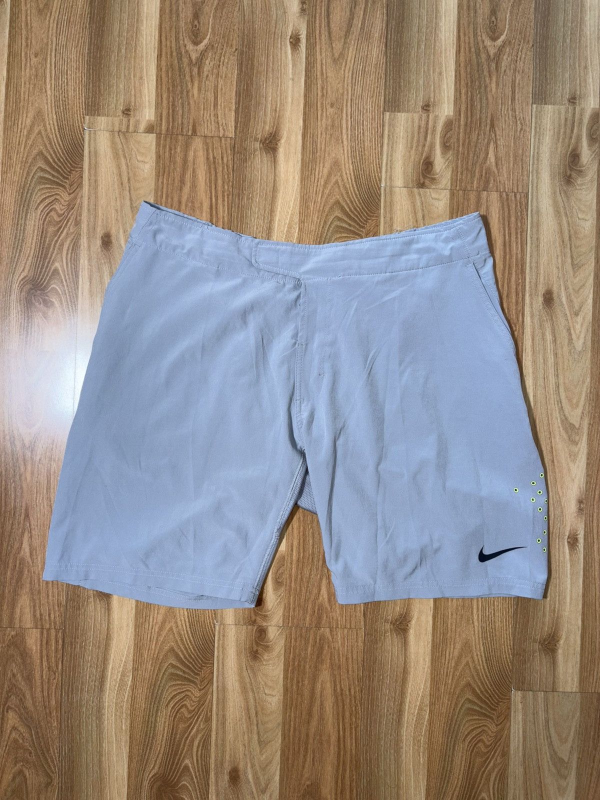 Nike Vintage 2012 Nike Dri-FIT "Volt"Laser Cut Distance Shorts XL Size US 38 / EU 54 - 1 Thumbnail