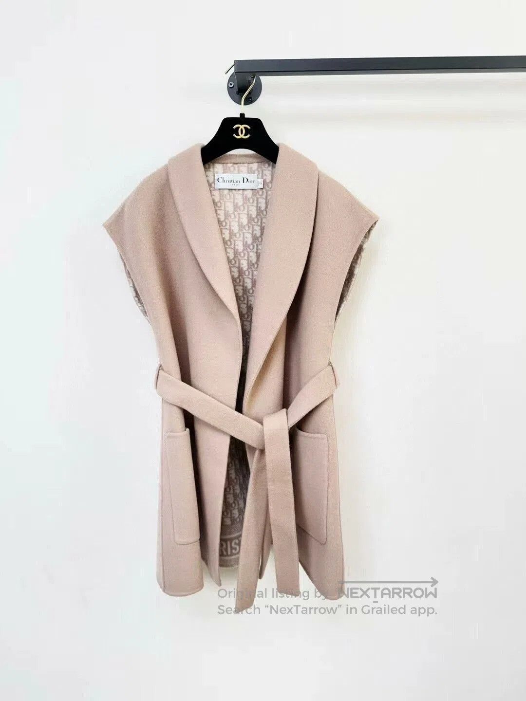 Dior Dior Cashmere Vest in Beige Color. Size US M / EU 48-50 / 2 - 1 Thumbnail