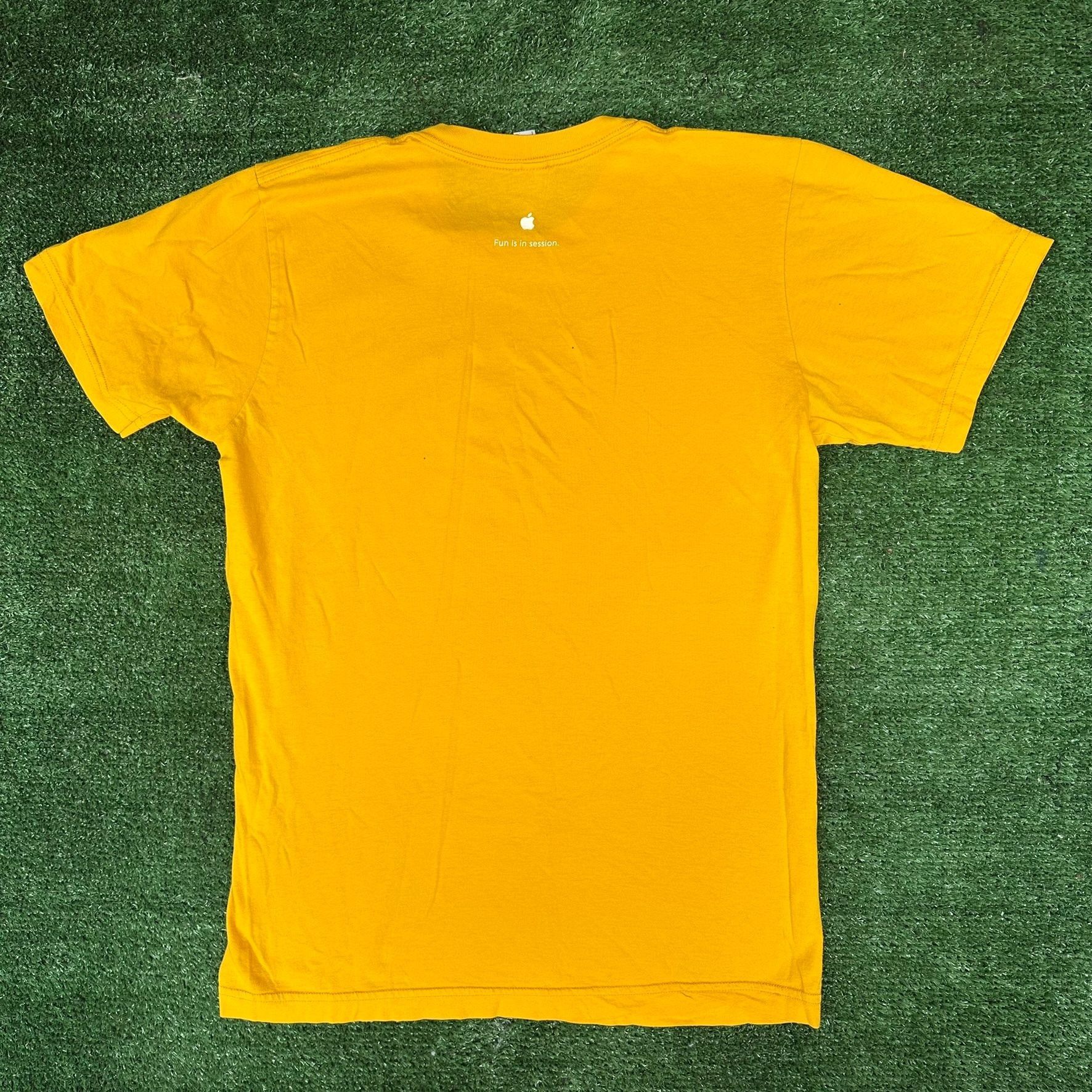Apple Vintage Y2K Apple Store Field Trip T-Shirt iMac iPhone iPod Size US S / EU 44-46 / 1 - 5 Thumbnail