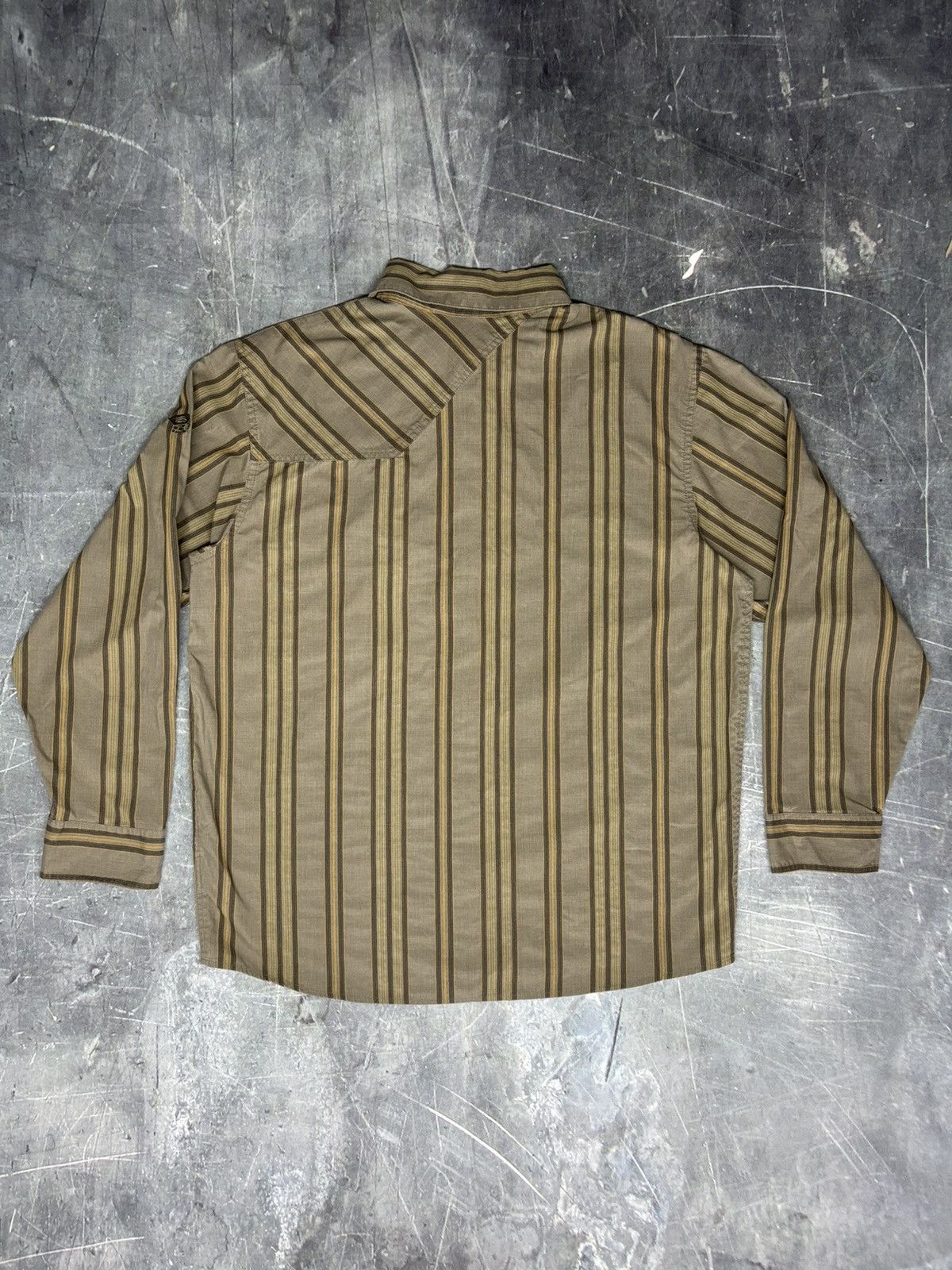 Mountain Hardwear 🐿️Mountain Hardwear L/S Button Up Size US L / EU 52-54 / 3 - 5 Thumbnail