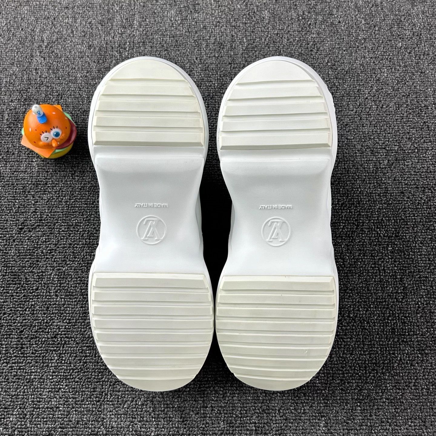 Louis Vuitton LV Arches All Over Print Black White Dad Shoe 36.5 Size US 5.5 / IT 35.5 - 6 Thumbnail
