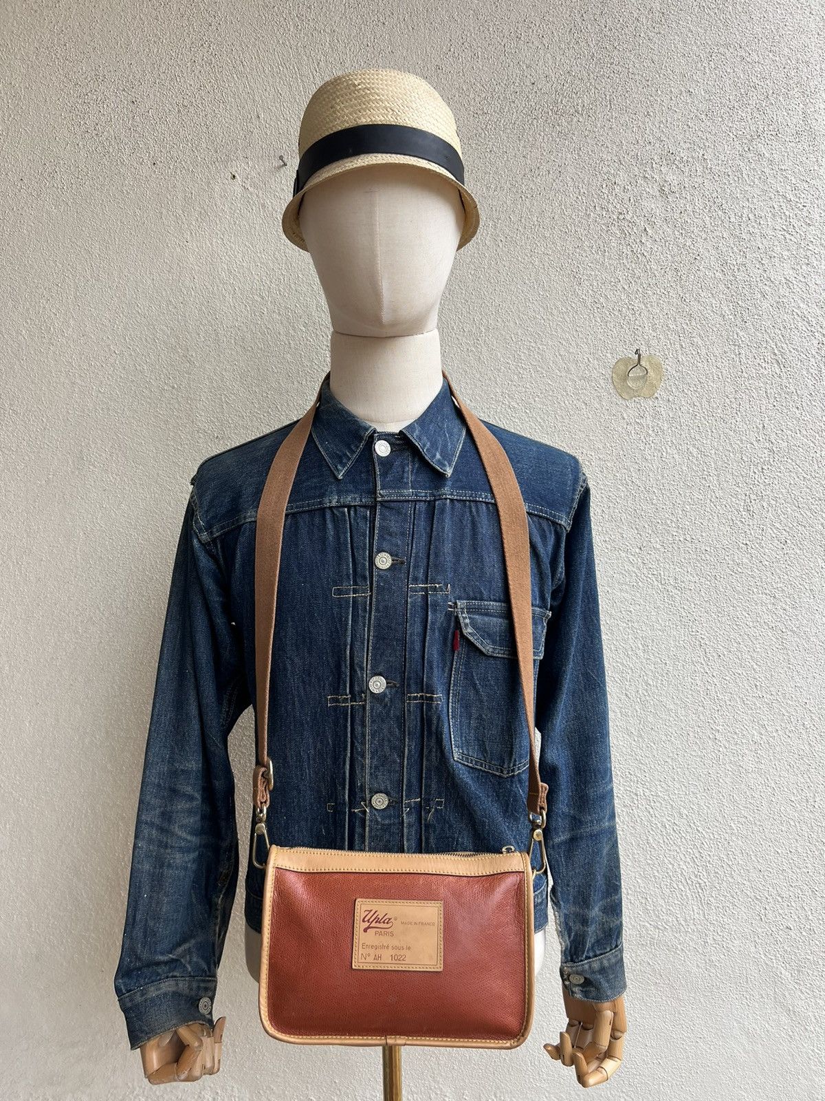 Leather Vintage 90s Upla Paris Scratches Patina Leather Sling Bag Size ONE SIZE - 7 Thumbnail