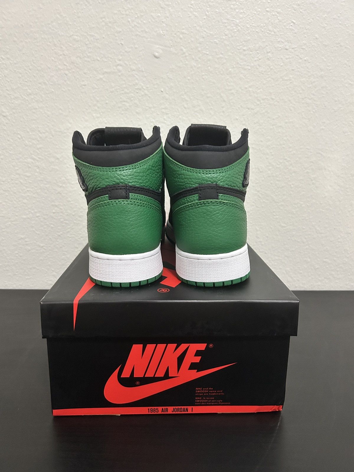 Jordan Brand Jordan 1 High Pine Green Size US 5.5 / IT 35.5 - 2 Thumbnail