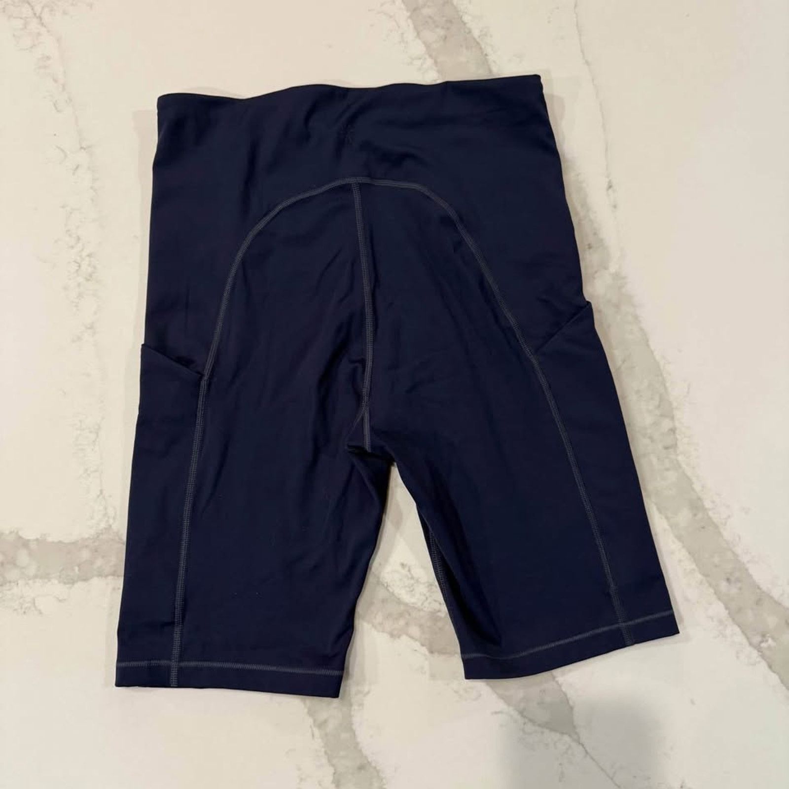 Athleta Athleta Ultimate Stash Pocket 9" Short Womens Medium Navy Size 30" / US 8 / IT 44 - 4 Thumbnail
