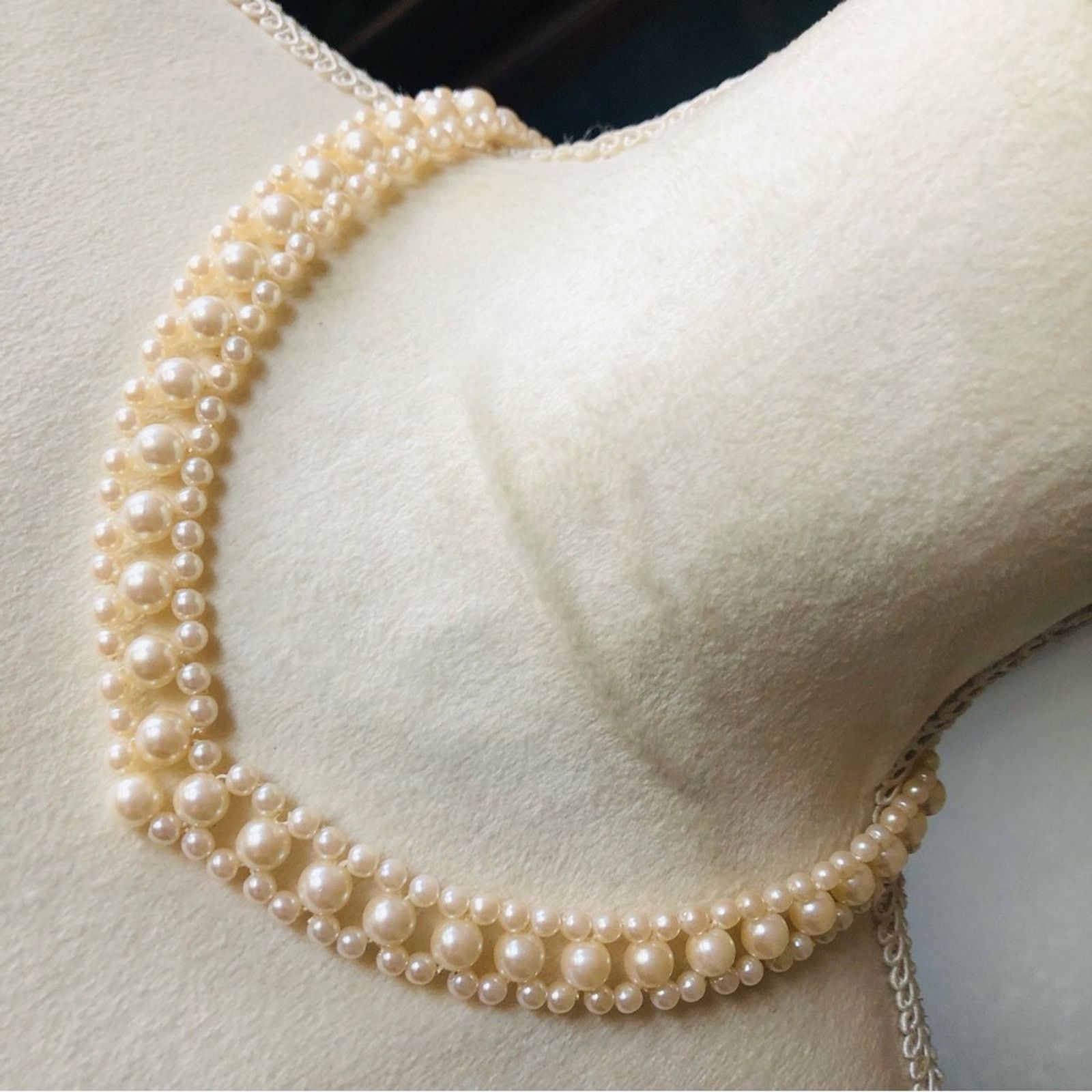 Vintage Vintage braided v shape cream tone beaded necklace Size ONE SIZE - 1 Thumbnail