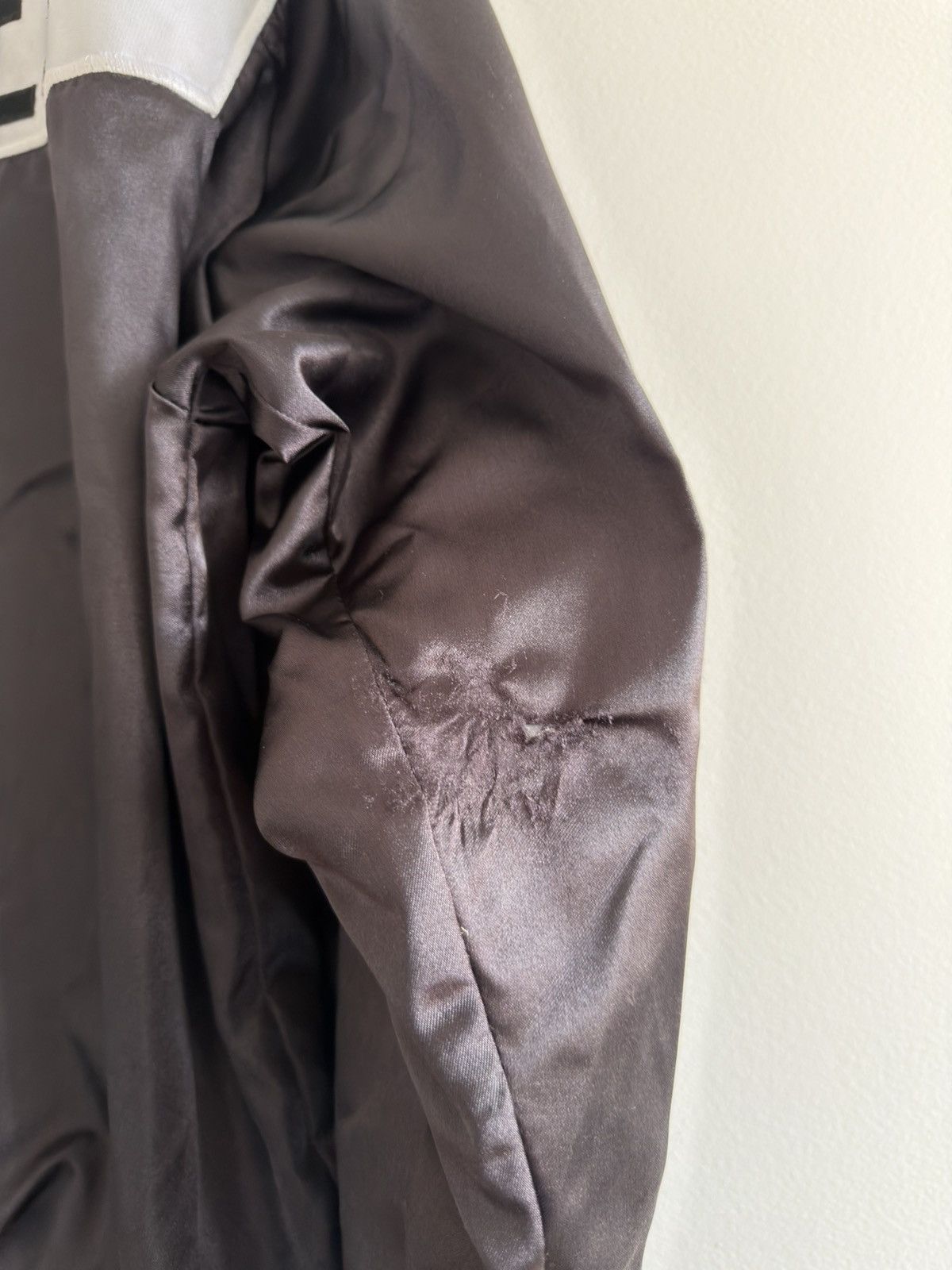 Darc Sport *RARE* OG DARC SPORT WOLVES BODYBUILDING FITNESS BOMBER Size US L / EU 52-54 / 3 - 11 Thumbnail
