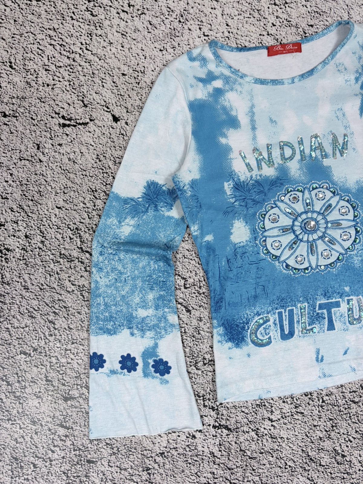Japanese Brand Vintage Y2K Blue Tie Dye Rhinestone Flare Longsleeve Tee Size M / US 6-8 / IT 42-44 - 2 Thumbnail