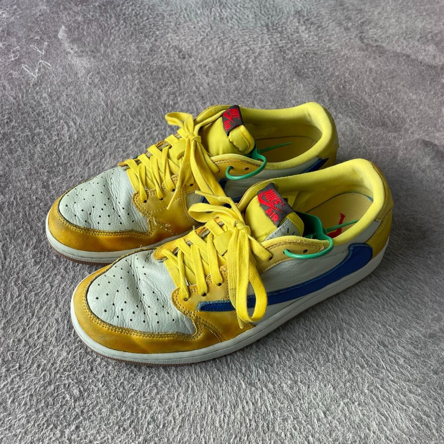 Nike Nike Yellow Lowtop Sneakers 43 Men Size US 10 / EU 43 - 1 Thumbnail