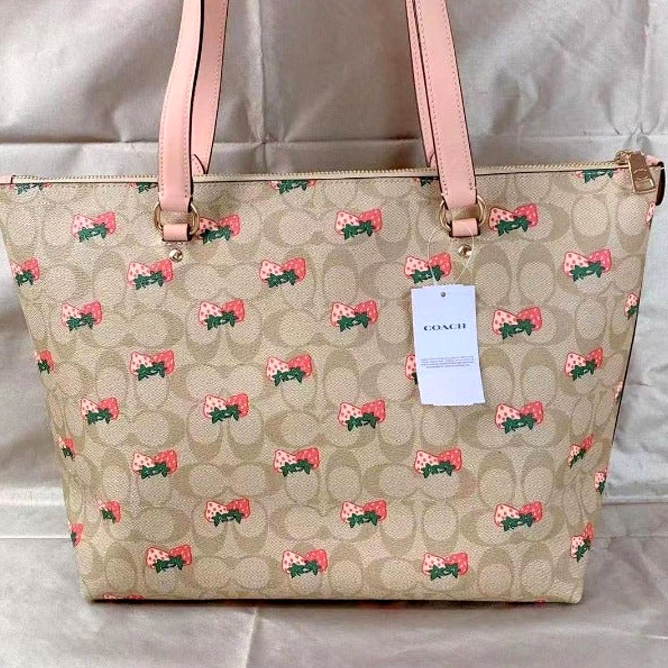 Coach CB595 Gallery Tote In hotsell Signature Canvas With Strawberry Print In Gold/Light