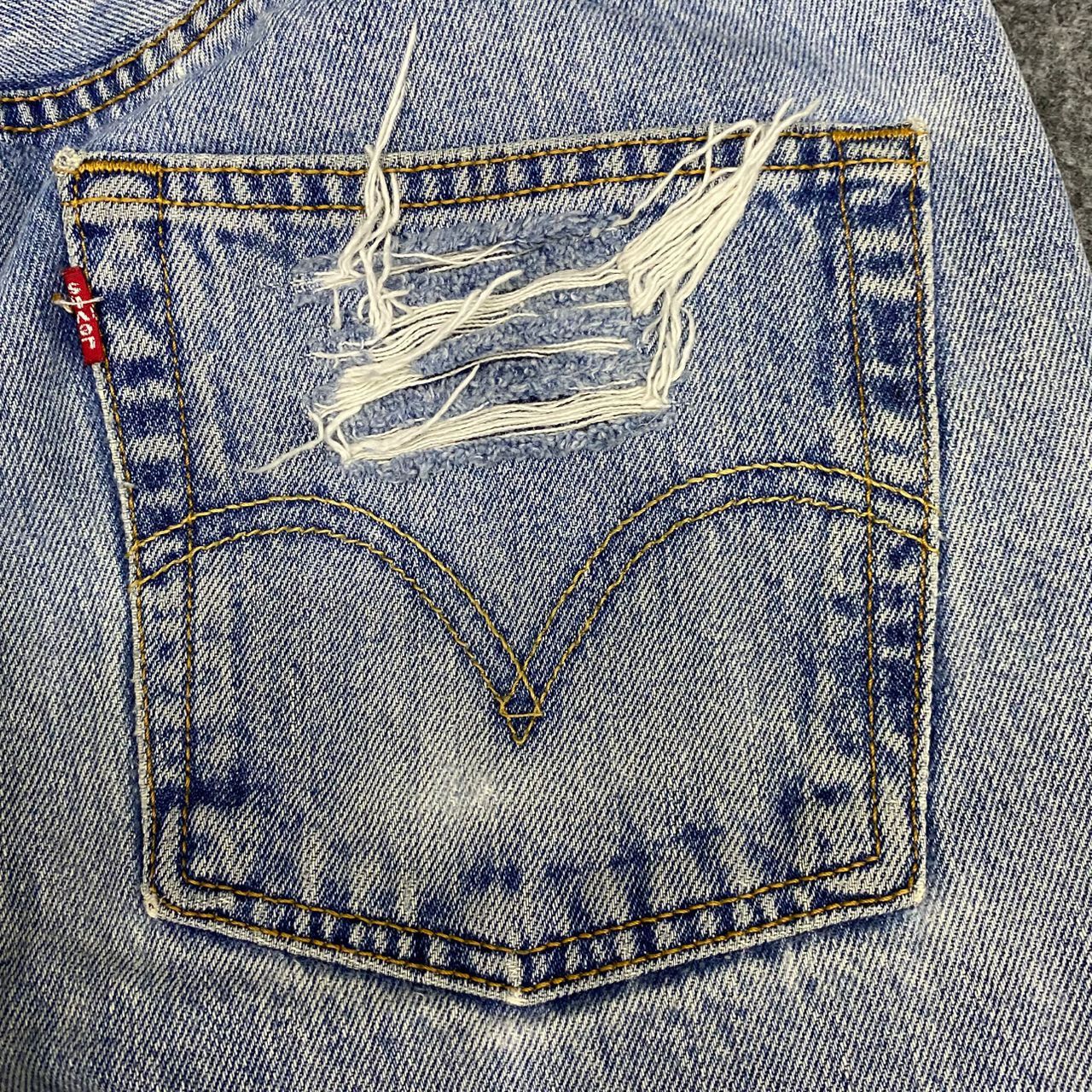 Levi's 💥Vintage Levis 501 Distressed denim Kurt Cobain Style Size US 32 / EU 48 - 12 Thumbnail