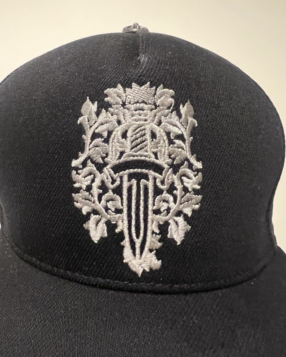 Chrome Hearts Chrome Hearts Vine Dagger Baseball Trucker Hat Size ONE SIZE - 2 Thumbnail