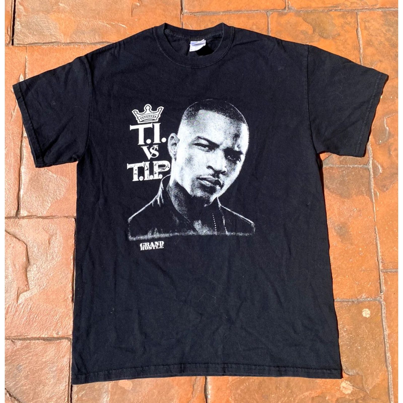 Gildan T.I vs T.I.P I’m Back Grand Hustle Rap Album Promo Black T Shirt Medium Size US M / EU 48-50 / 2 - 2 Thumbnail
