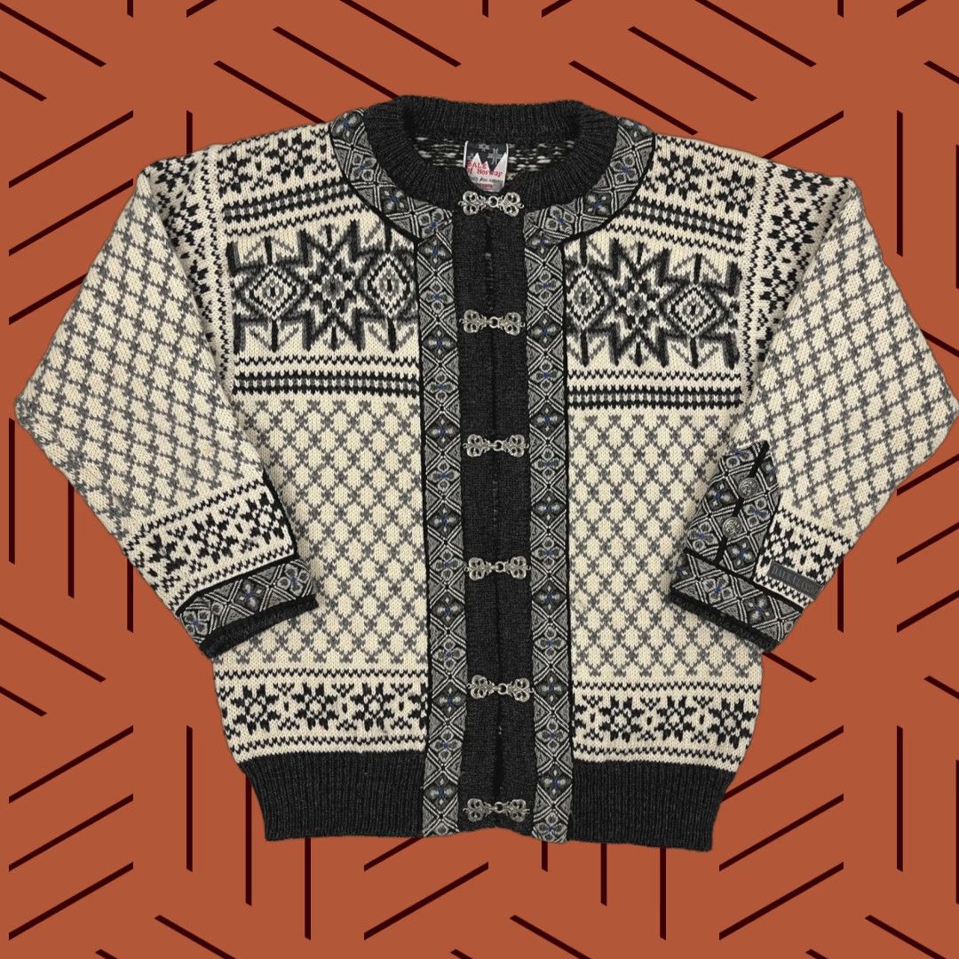 Dale Of Norway VINTAGE Dale of Norway Cardigan Womens Medium 42 Wool Fair Isle Metal Clasp Sweater Size M / US 6-8 / IT 42-44 - 1 Thumbnail
