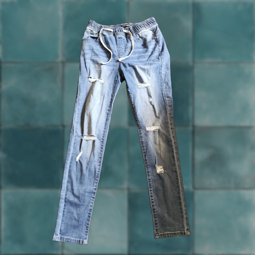 Fashion Nova VINTAGE? No. Fashion Nova Jogger Jeans Medium Blue Wash 7 Womens Jeans High Rise Distressed Elastic Waist Pull on Cotton Blend Denim Size 28" / US 6 / IT 42 - 1 Thumbnail