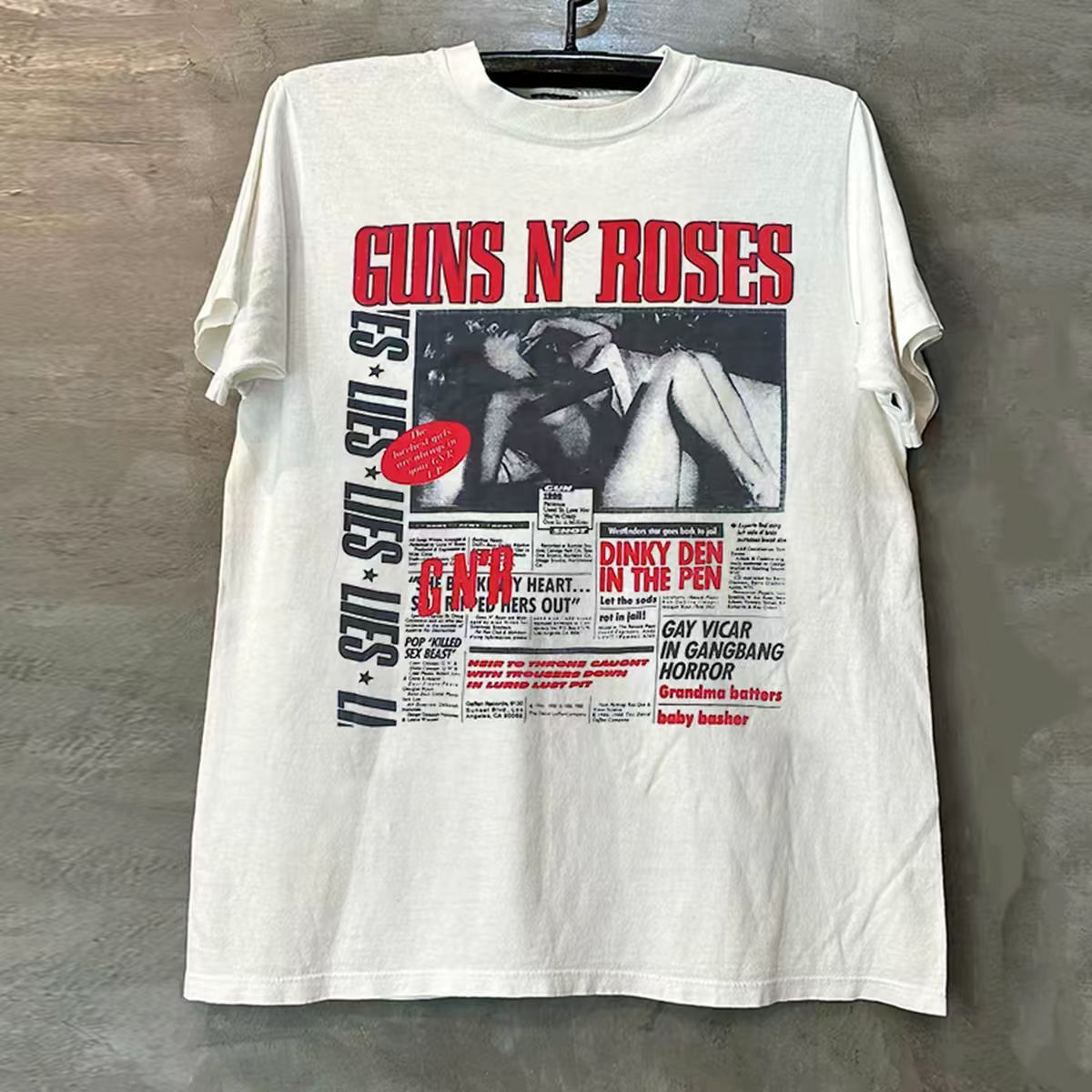 Vintage Vintage Guns N' Roses "LIES" Newspaper Collage T-Shirt Size US XL / EU 56 / 4 - 2 Thumbnail