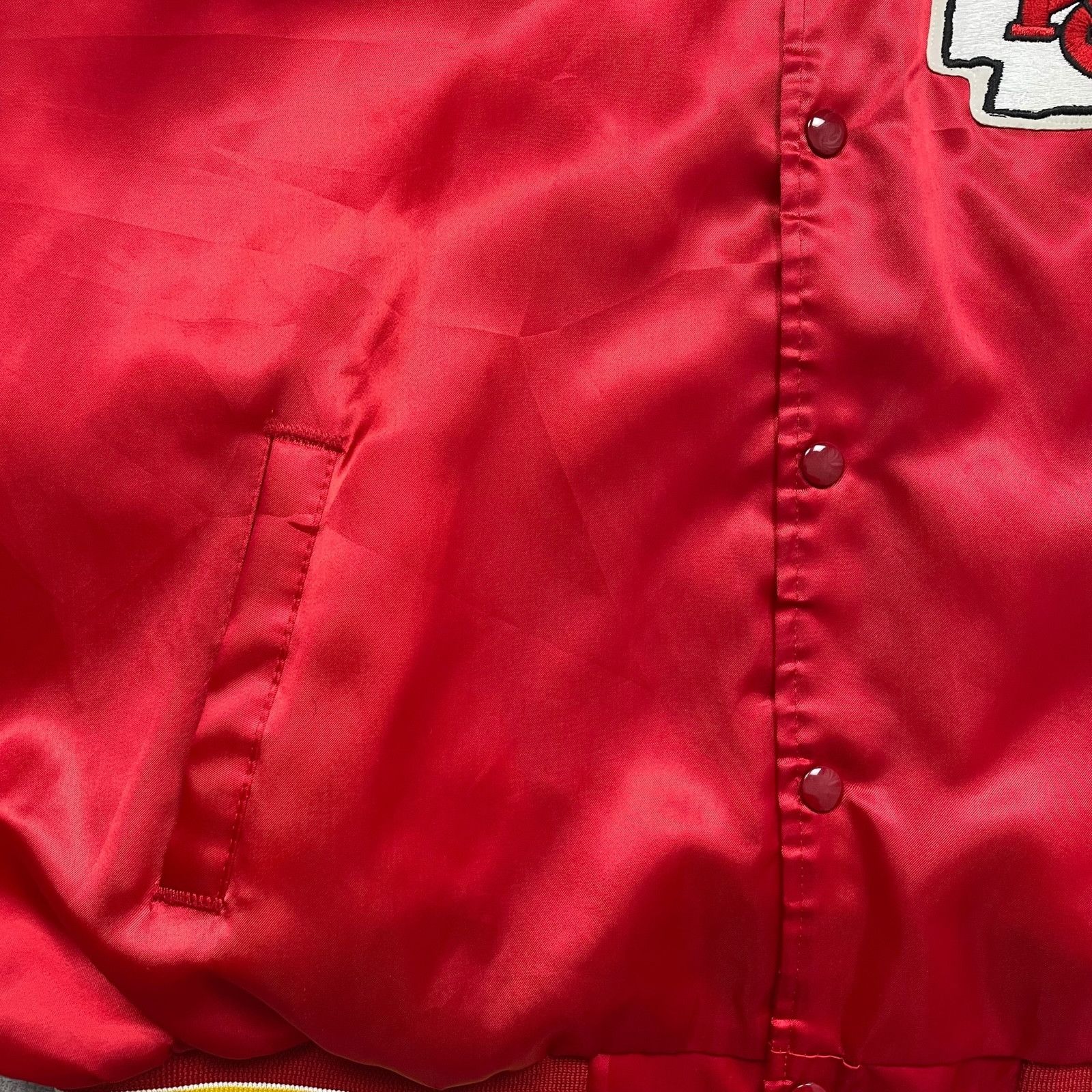 NFL VTG 90s KANSAS CITY CHIEFS CHALK LINE SATIN BOMBER JACKET Size US XXL / EU 58 / 5 - 8 Thumbnail