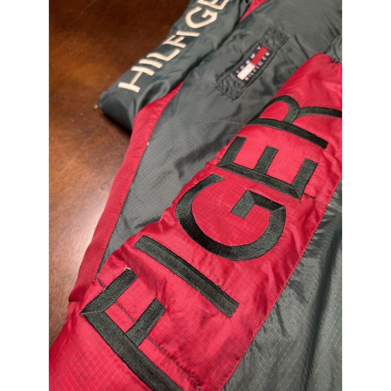 Tommy Hilfiger VTG Duck Down Feather Tommy Hilfiger Jacket Gucci Colorway Size US L / EU 52-54 / 3 - 11 Thumbnail