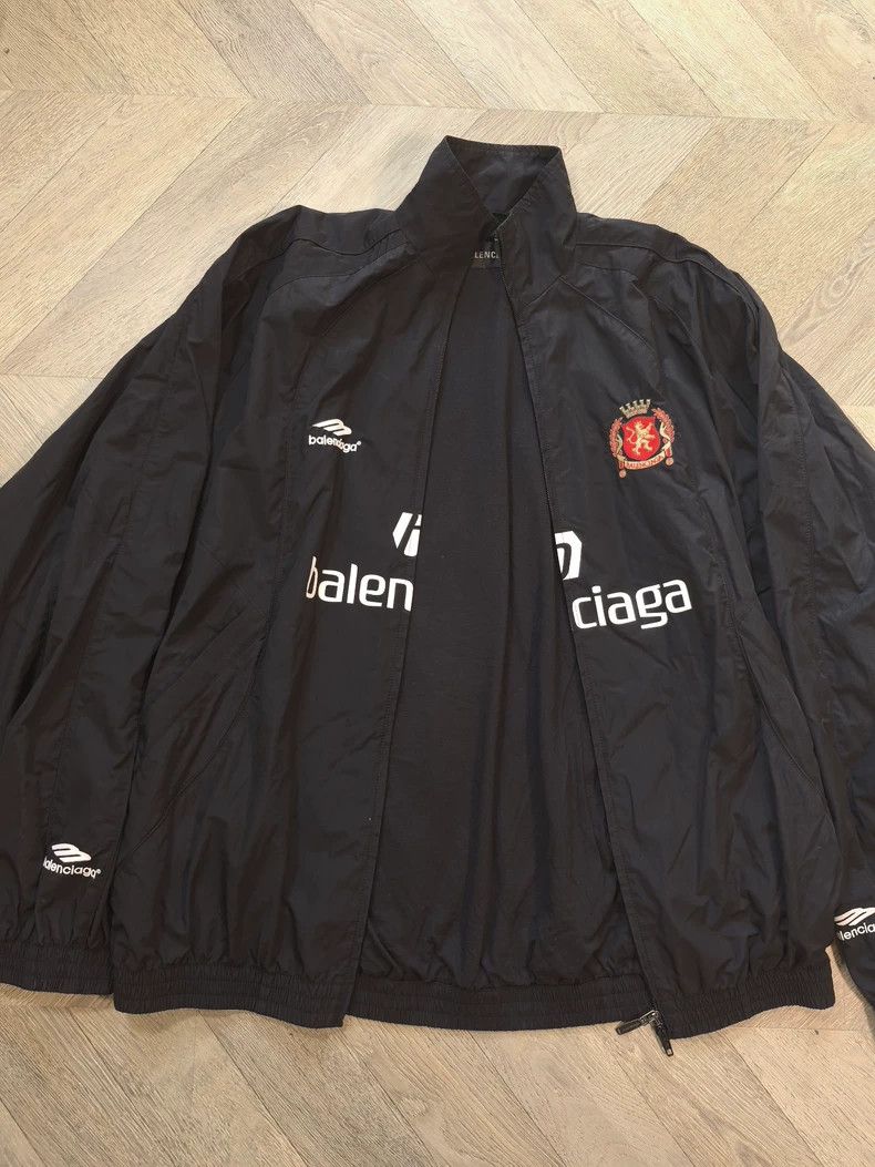 Balenciaga Balenciaga Manchester United Jersey Jacket Windbreaker Coa Size US S / EU 44-46 / 1 - 4 Thumbnail