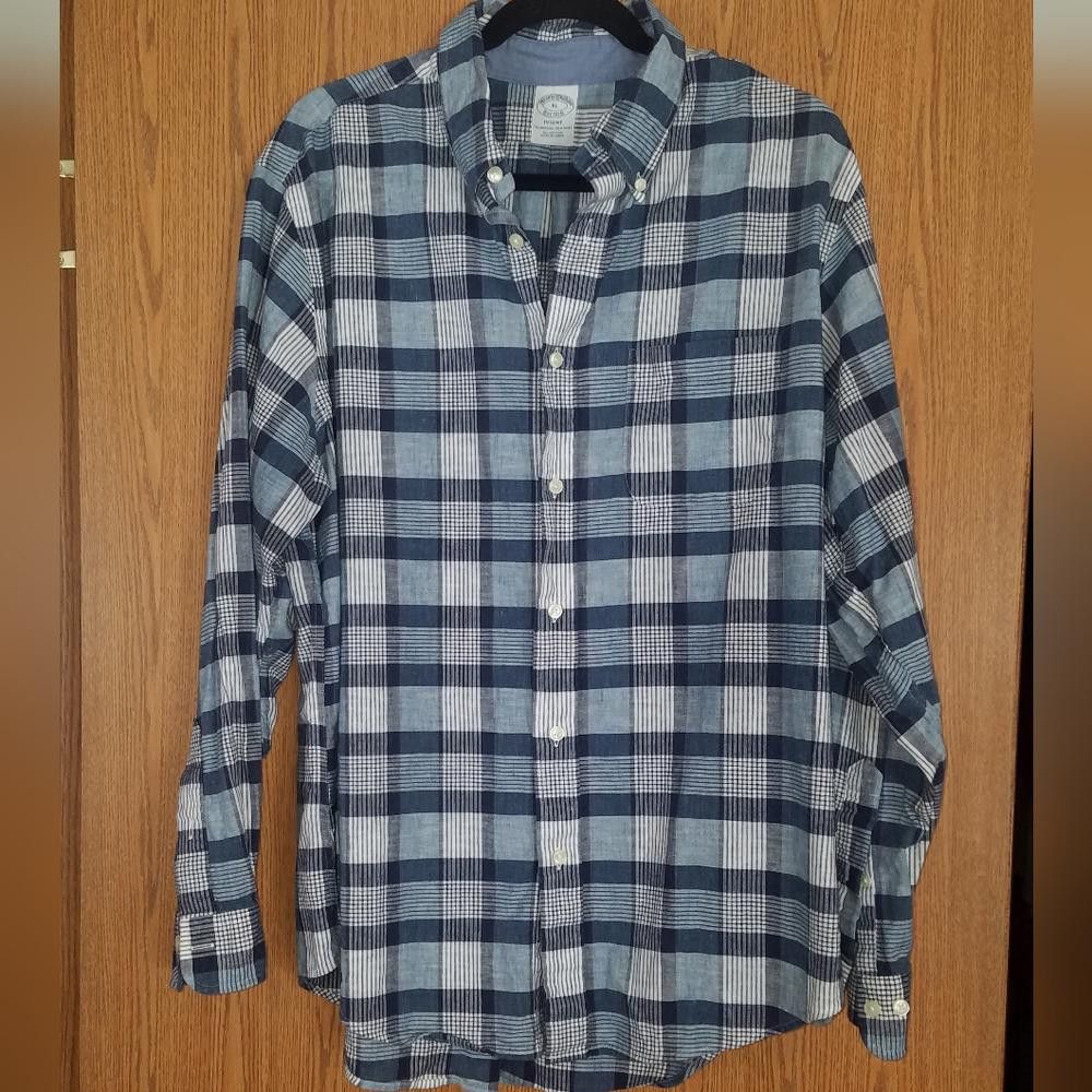 Brooks Brothers Brooks Brothers Regent Button Down Shirt Size XL Size US XL / EU 56 / 4 - 1 Thumbnail