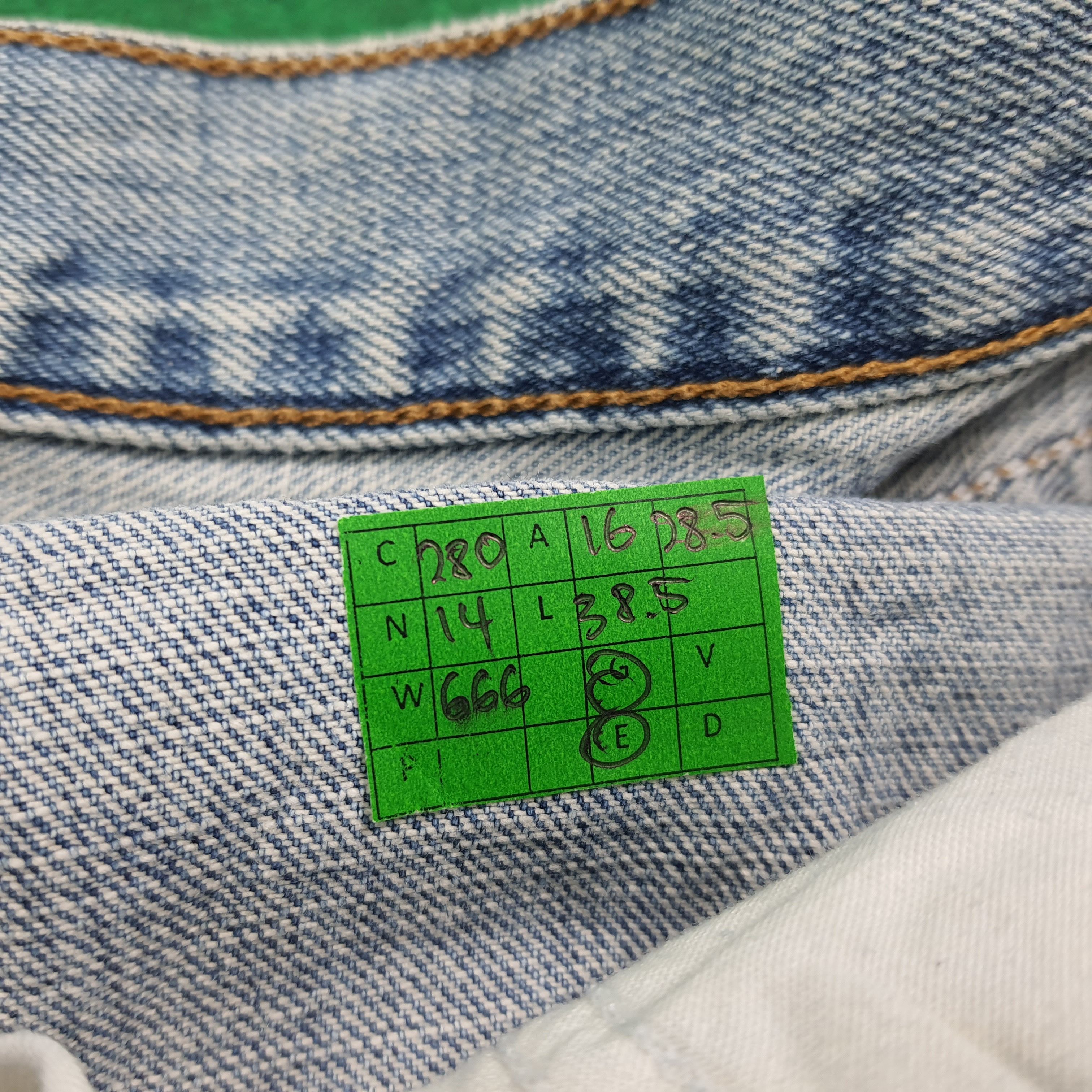 Levi's Vintage Levi's 527 Denim Low Rise Boot Cut Jeans C280N14 Size US 33 - 12 Thumbnail