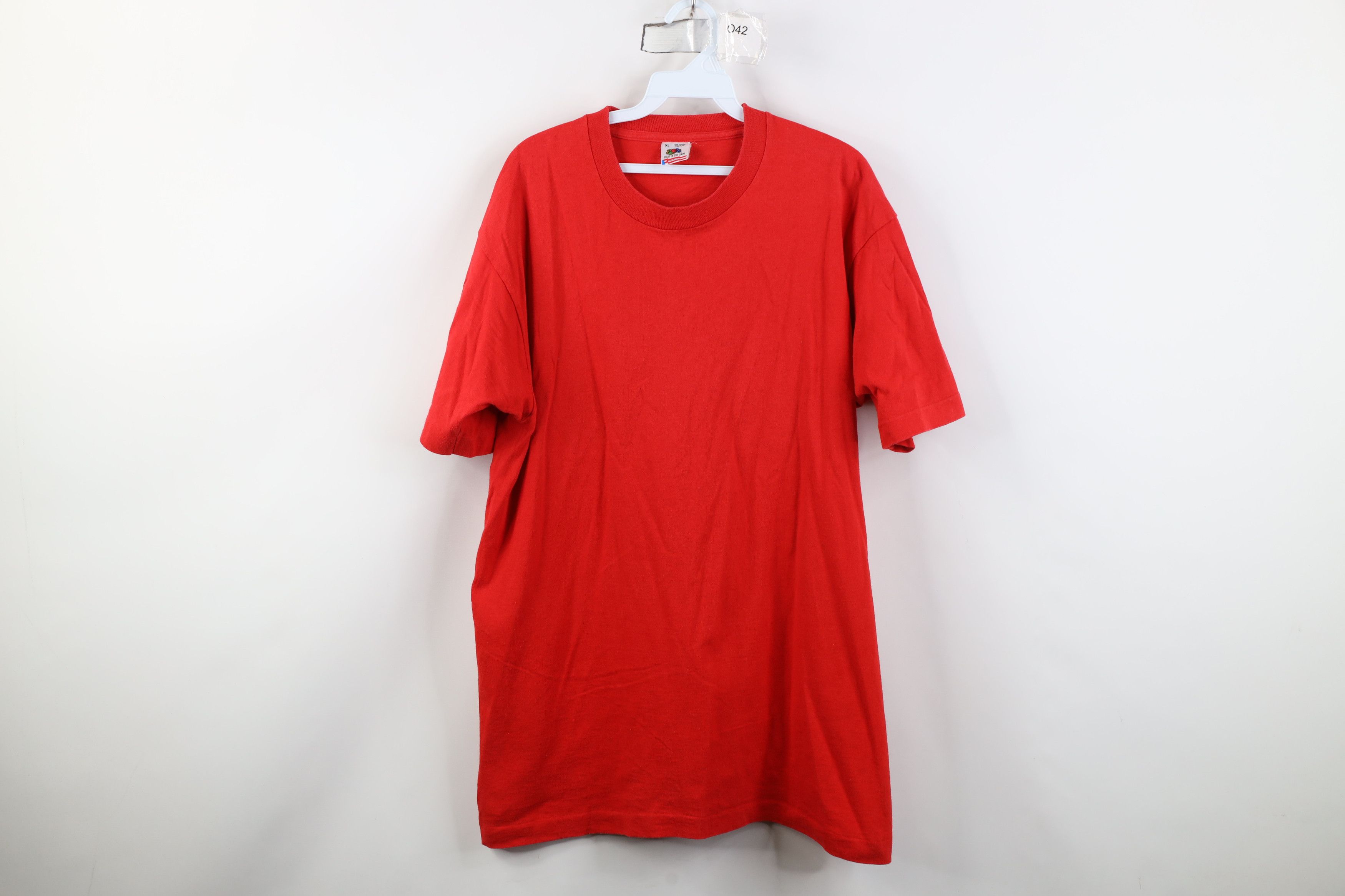 Vintage Vintage 90s Streetwear Heavyweight Cotton T-Shirt Red USA Size US XL / EU 56 / 4 - 1 Thumbnail