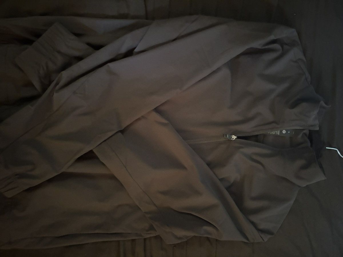 Lululemon Lululemon black jacket Size US M / EU 48-50 / 2 - 1 Thumbnail