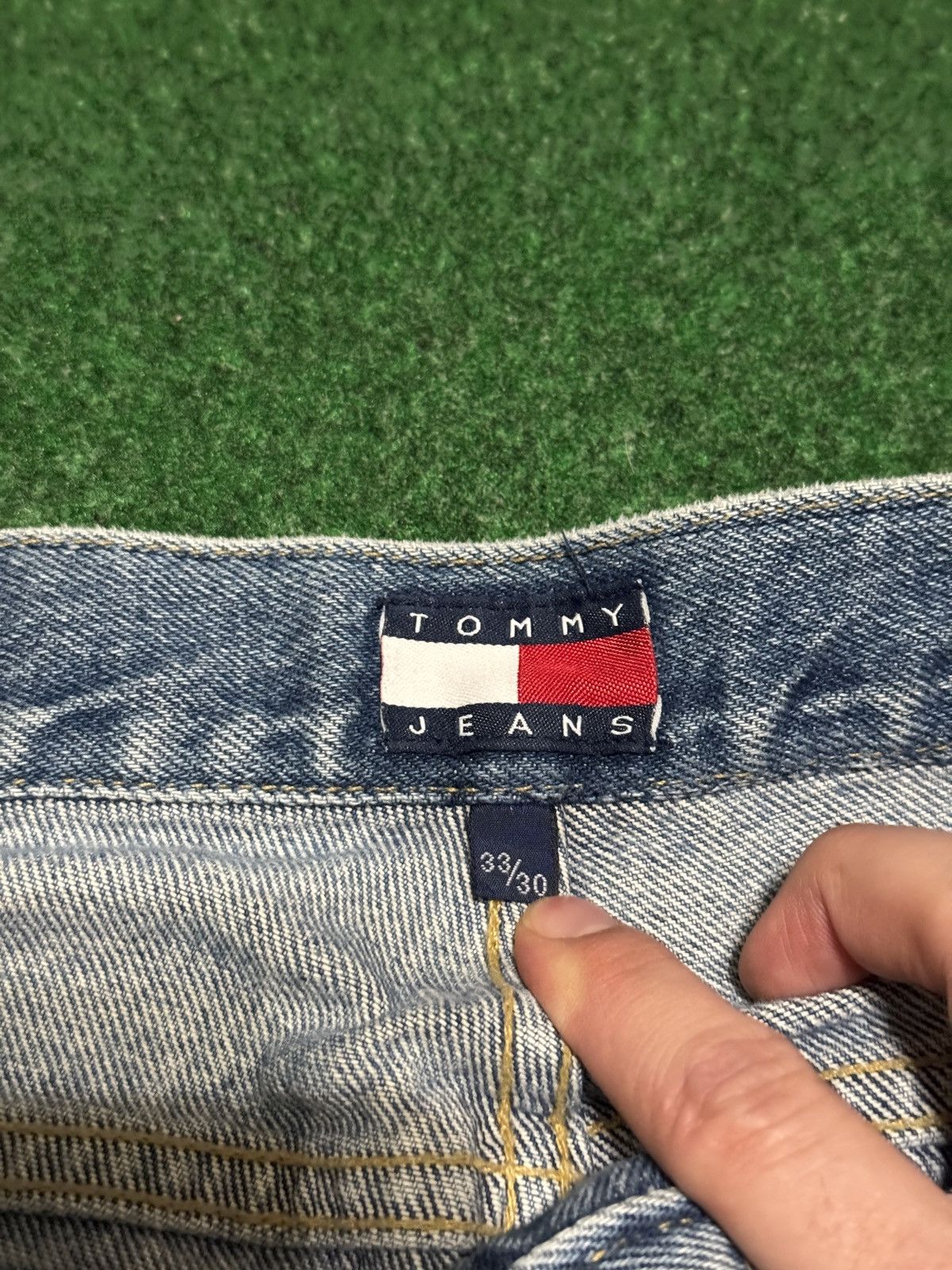 Tommy Hilfiger Vintage 90s Tommy Hilfiger High Waisted 33x30 Baggy Jeans Size US 33 - 5 Thumbnail