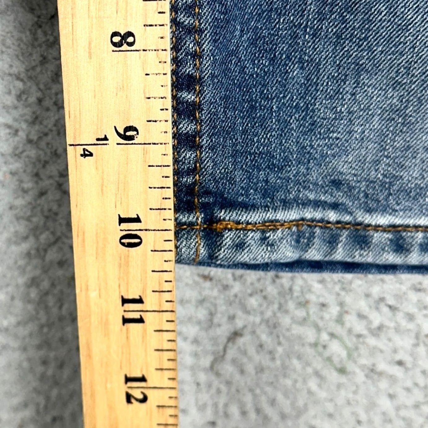 Levi's VINTAGE Levis 541 Shorts Mens 31 Blue Athletic Taper Denim Flat Front 5-Pocket Stretch Casual Mens Size US 31 - 6 Thumbnail