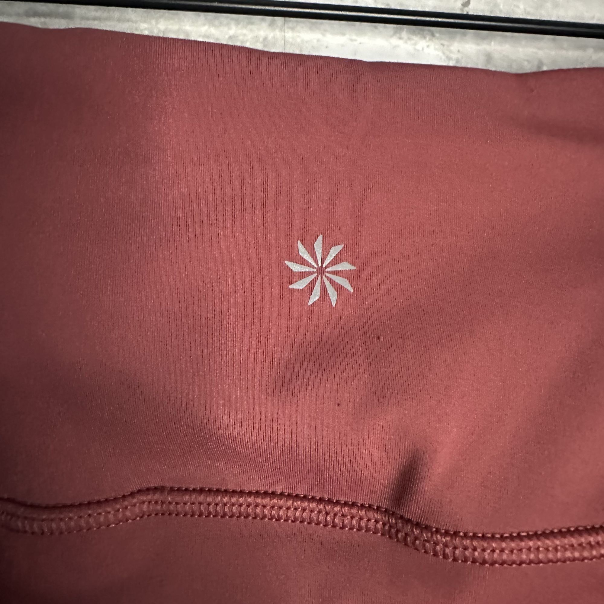 Athleta Athleta Ultimate Stash Mesh 7/8 Tight NWT Size XXS Burgundy Size 24" / US 00 / IT 34 - 9 Thumbnail