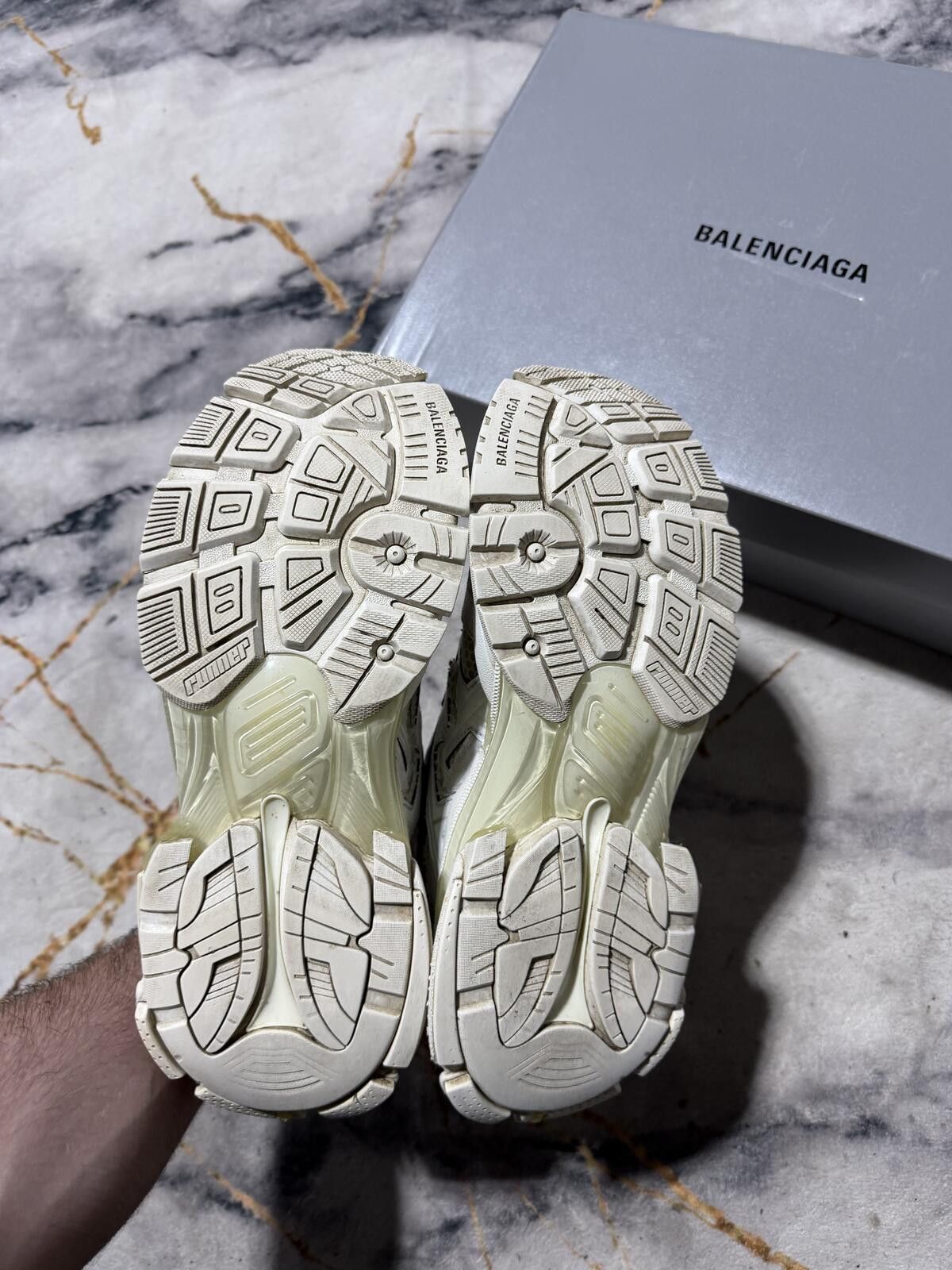 Balenciaga Balenciaga Runner White - Sz 10M Size US 10 / EU 43 - 6 Thumbnail