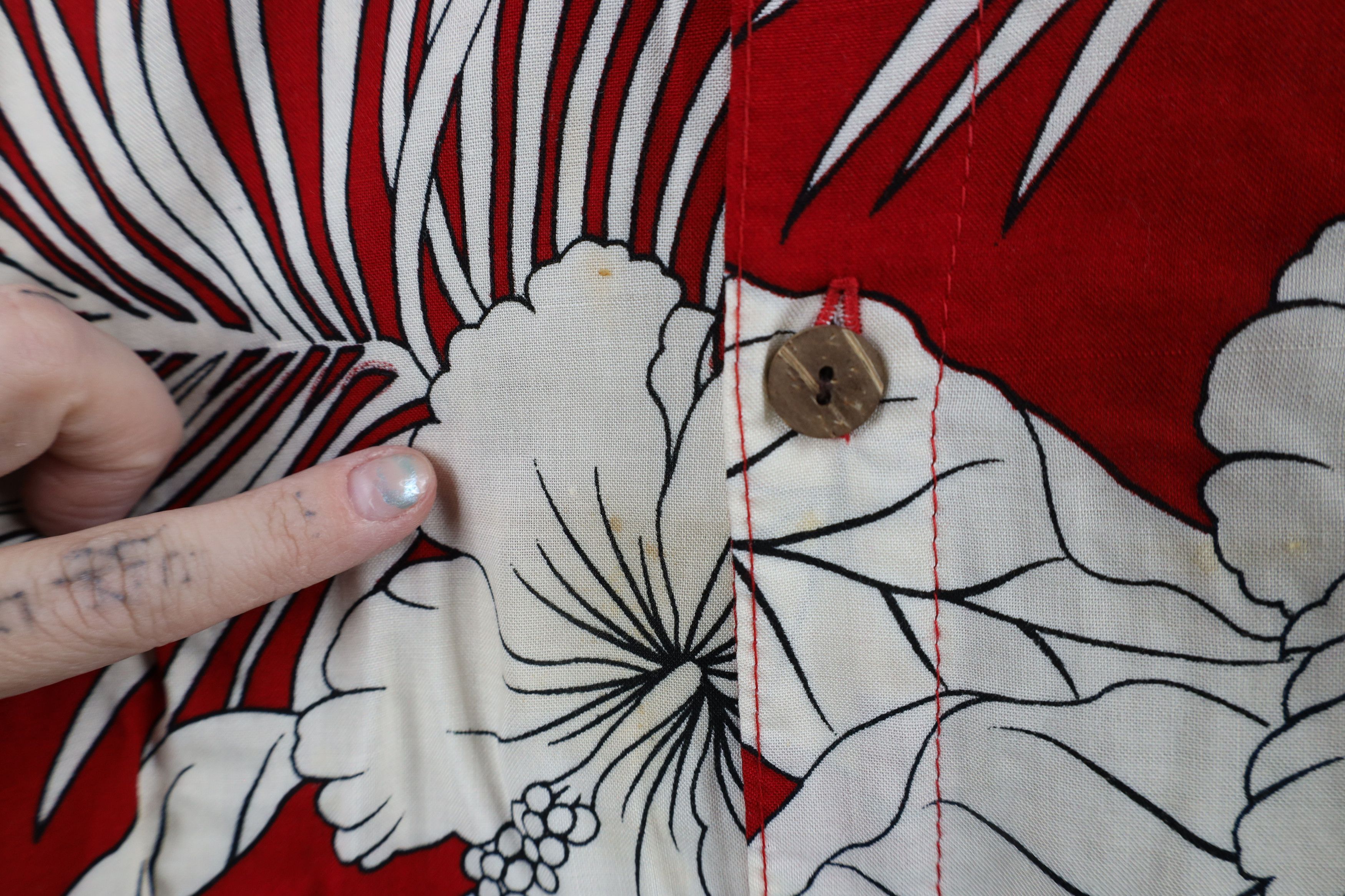 Vintage Vintage 90s Streetwear Flower Rayon Hawaiian Button Shirt Size US XL / EU 56 / 4 - 6 Thumbnail