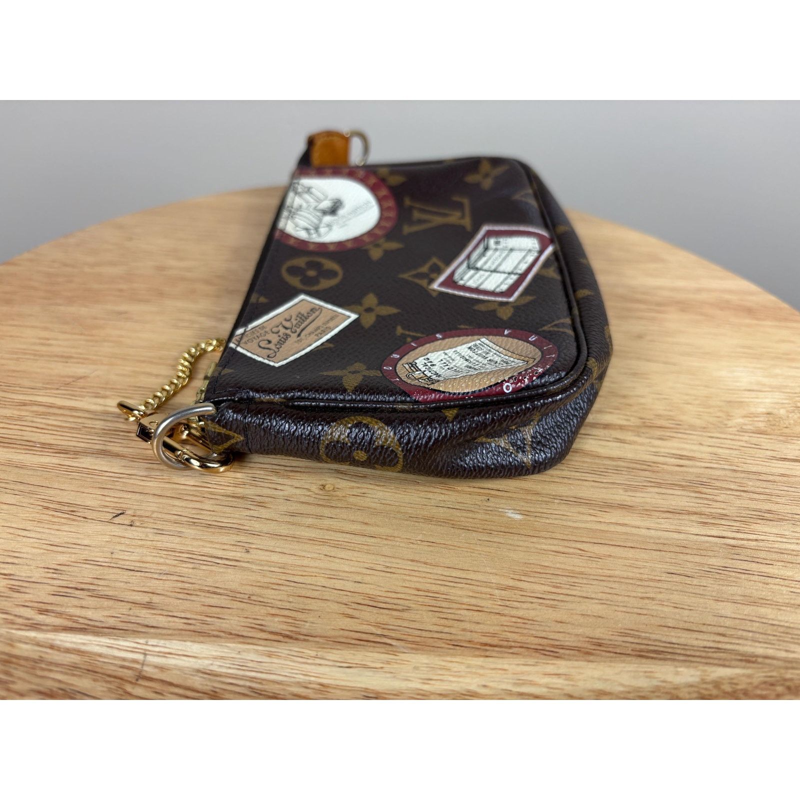 Louis Vuitton Authentic Louis Vuitton Mini Pochette Accessoires Patch Bag Size ONE SIZE - 5 Thumbnail