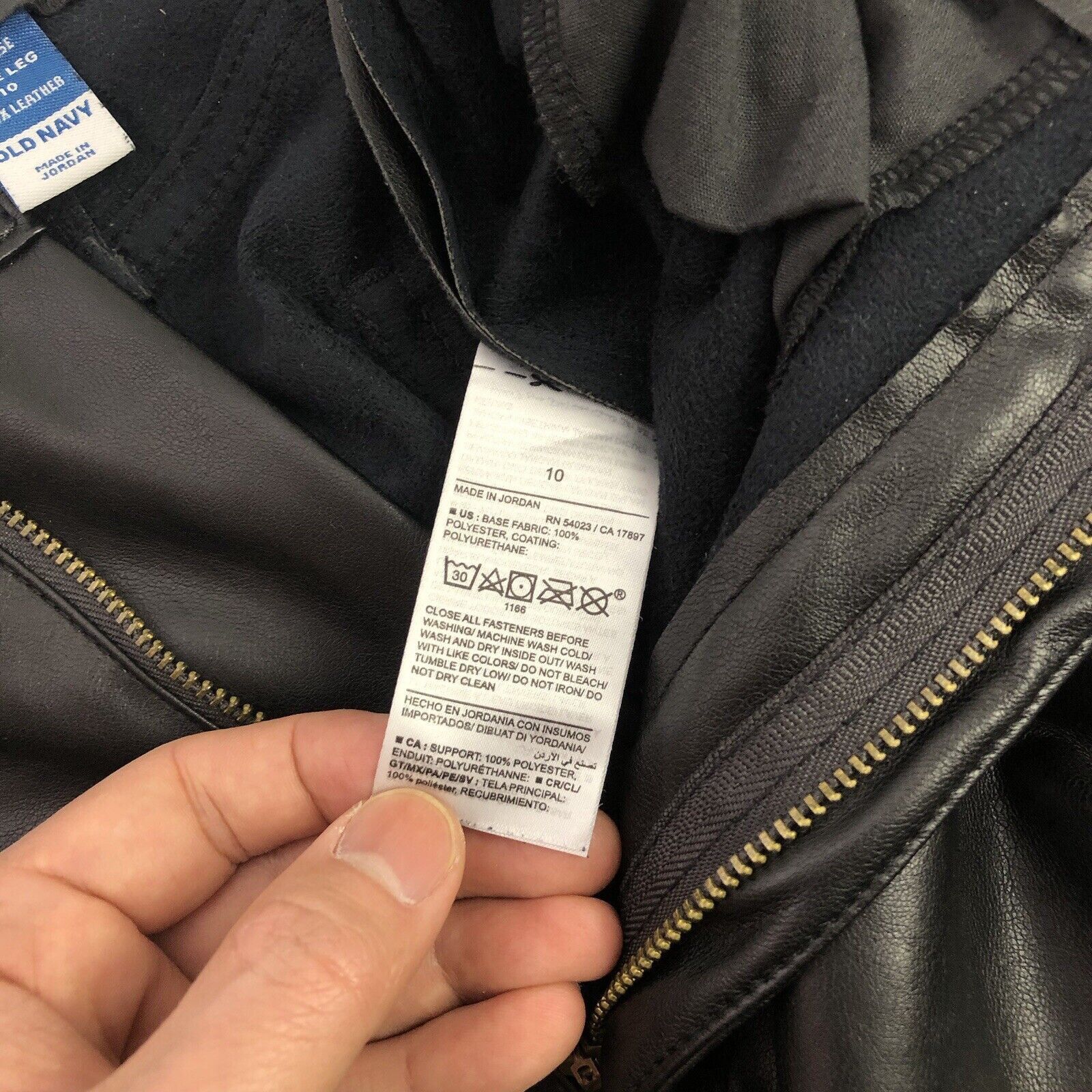 Old Navy Old Navy Black High Rise Wide Leg Faux Leather Pants Size 10 Size 32" / US 10 / IT 46 - 4 Thumbnail