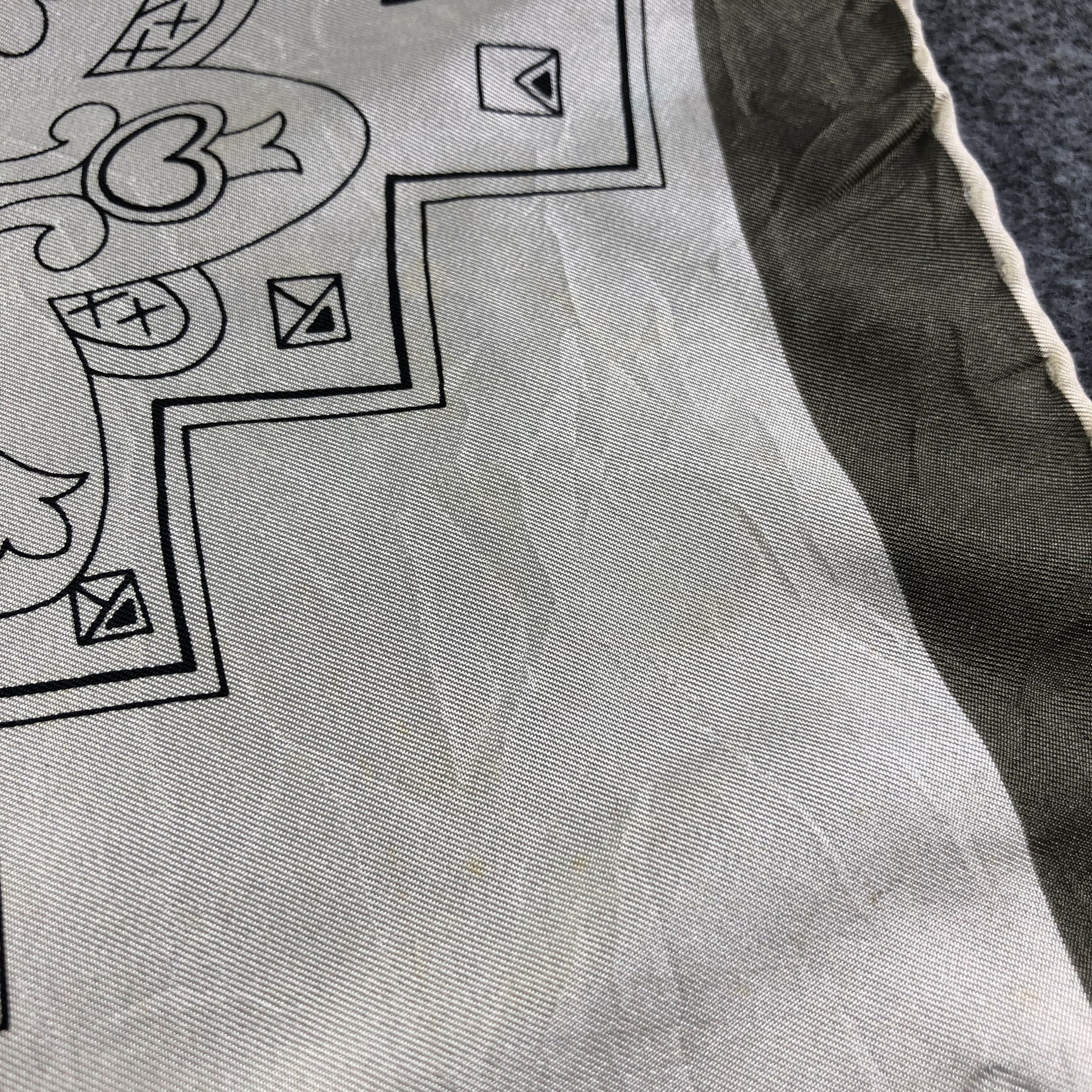 Vintage Vintage Native Design Hand Rolled Silk Scarf M638 Size ONE SIZE - 8 Thumbnail