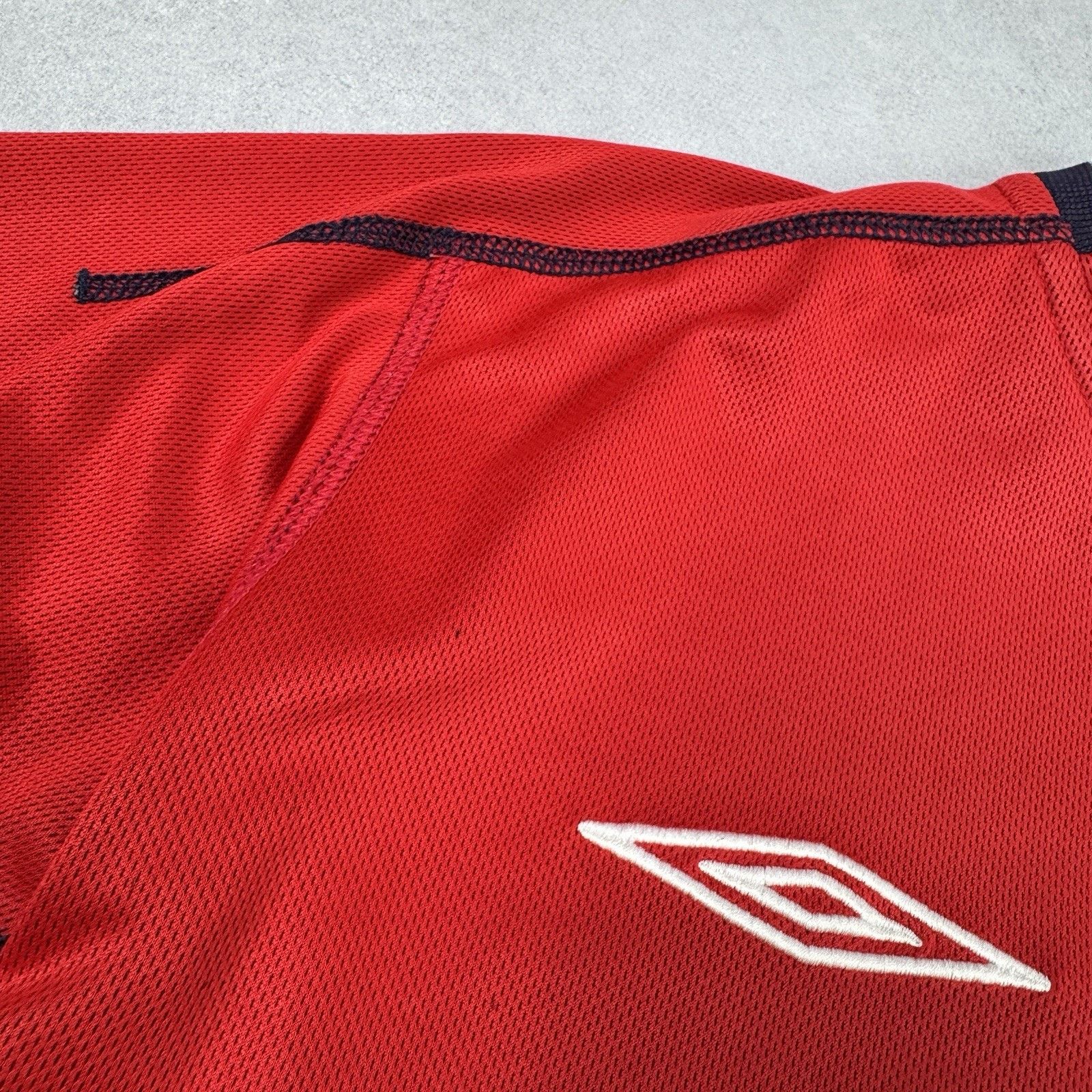 Umbro England Away football 2002 - 2004 Jersey Double Sided Umbro Size US S / EU 44-46 / 1 - 14 Thumbnail