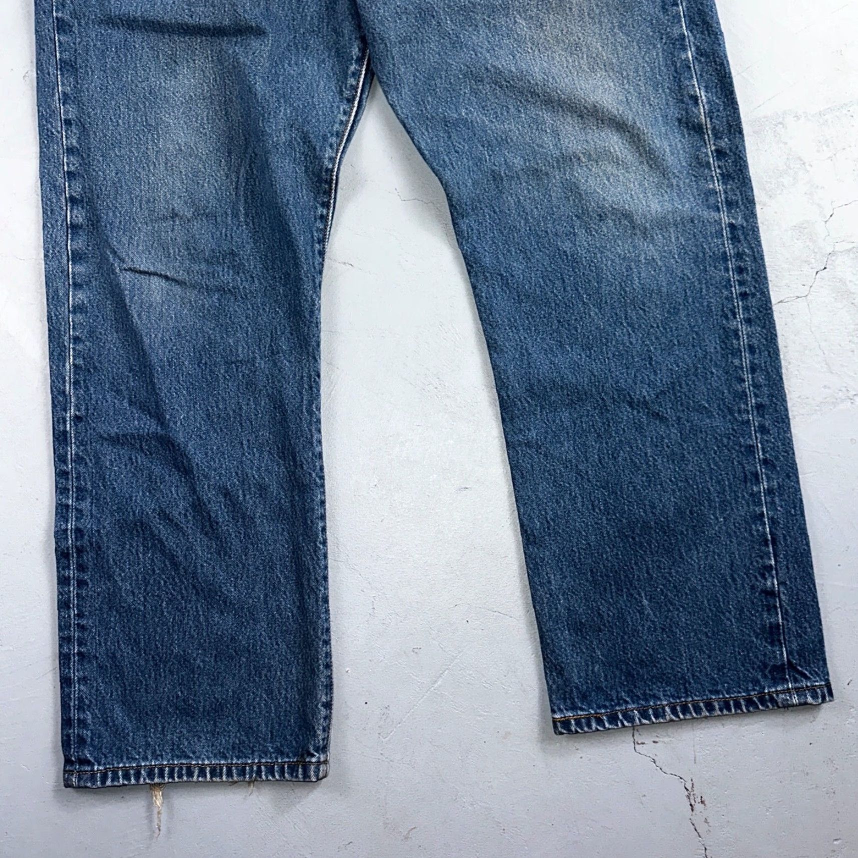 Levi's VINTAGE Levi's 501 Jeans Men Classic Straight Blue Denim 42x32 90s Mid Rise 10-12 in Regular Size US 42 / EU 58 - 3 Thumbnail