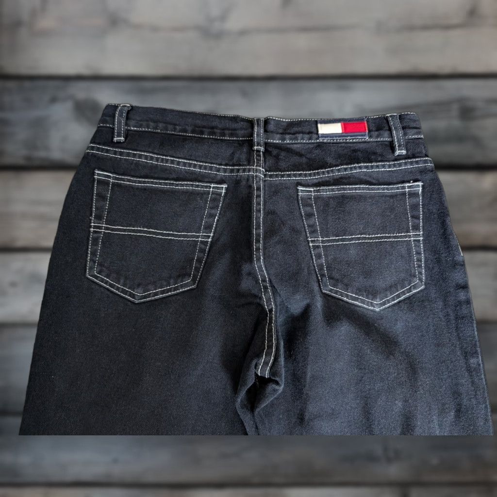 Tommy Hilfiger VINTAGE Tommy Hilfiger Capris Women Pedal Pushers Denim Dark Wash 25 Inseam Size 9 Black Flag Badge 2000s Mens? Womens Size 30" / US 8 / IT 44 - 1 Thumbnail