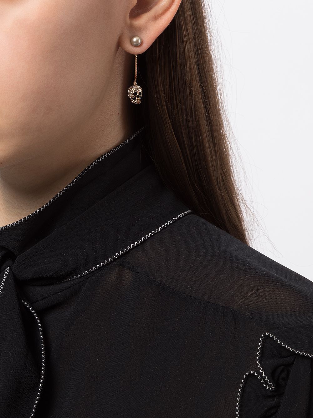 Alexander McQueen o1s22i1n1024 Size: OS / Pave Skull Earrings in Gold Size ONE SIZE - 2 Thumbnail