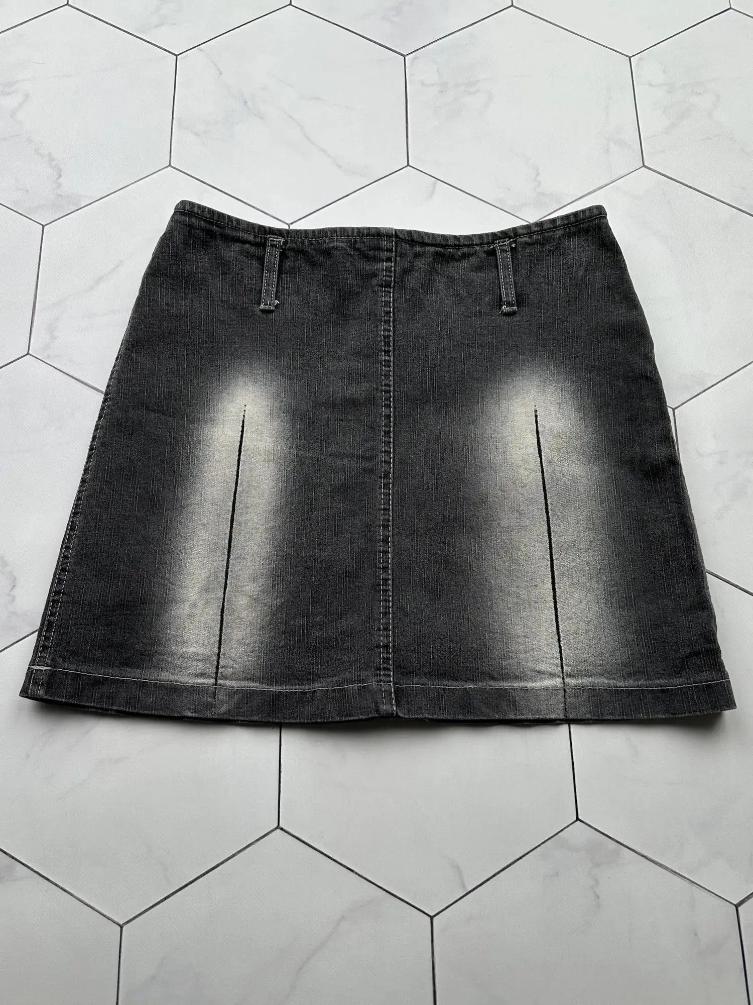 Vintage Vintage Faded Denim Mini Skirt (B473)E2D15 Size 26" / US 2 / IT 38 - 4 Thumbnail