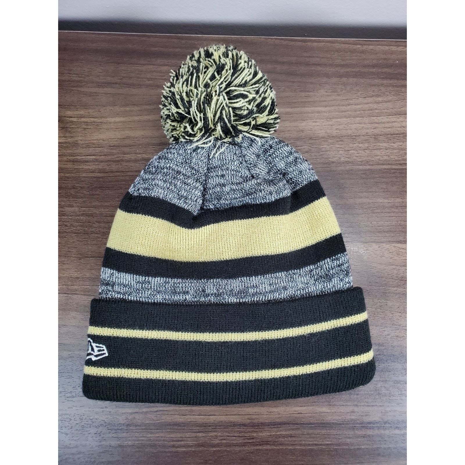 NFL × New Era New Orleans Saints Pom Beanie Knit Winter Hat Cap Football Size ONE SIZE - 3 Thumbnail