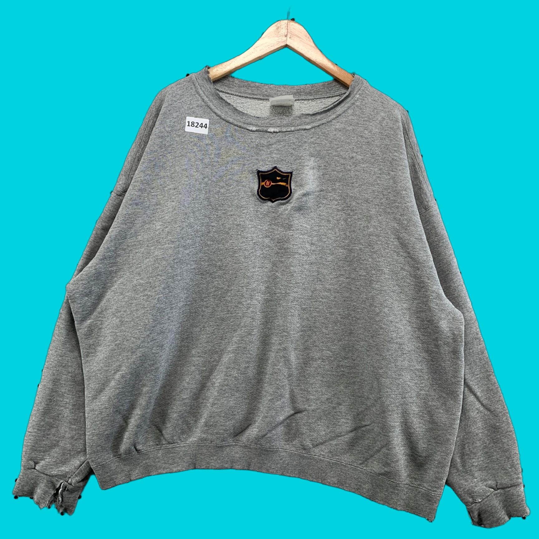 Nike VINTAGE 90s Nike Crew Neck Sweatshirt Adult XL Gray Center Swoosh Embroidered Mens Size US XL / EU 56 / 4 - 1 Thumbnail
