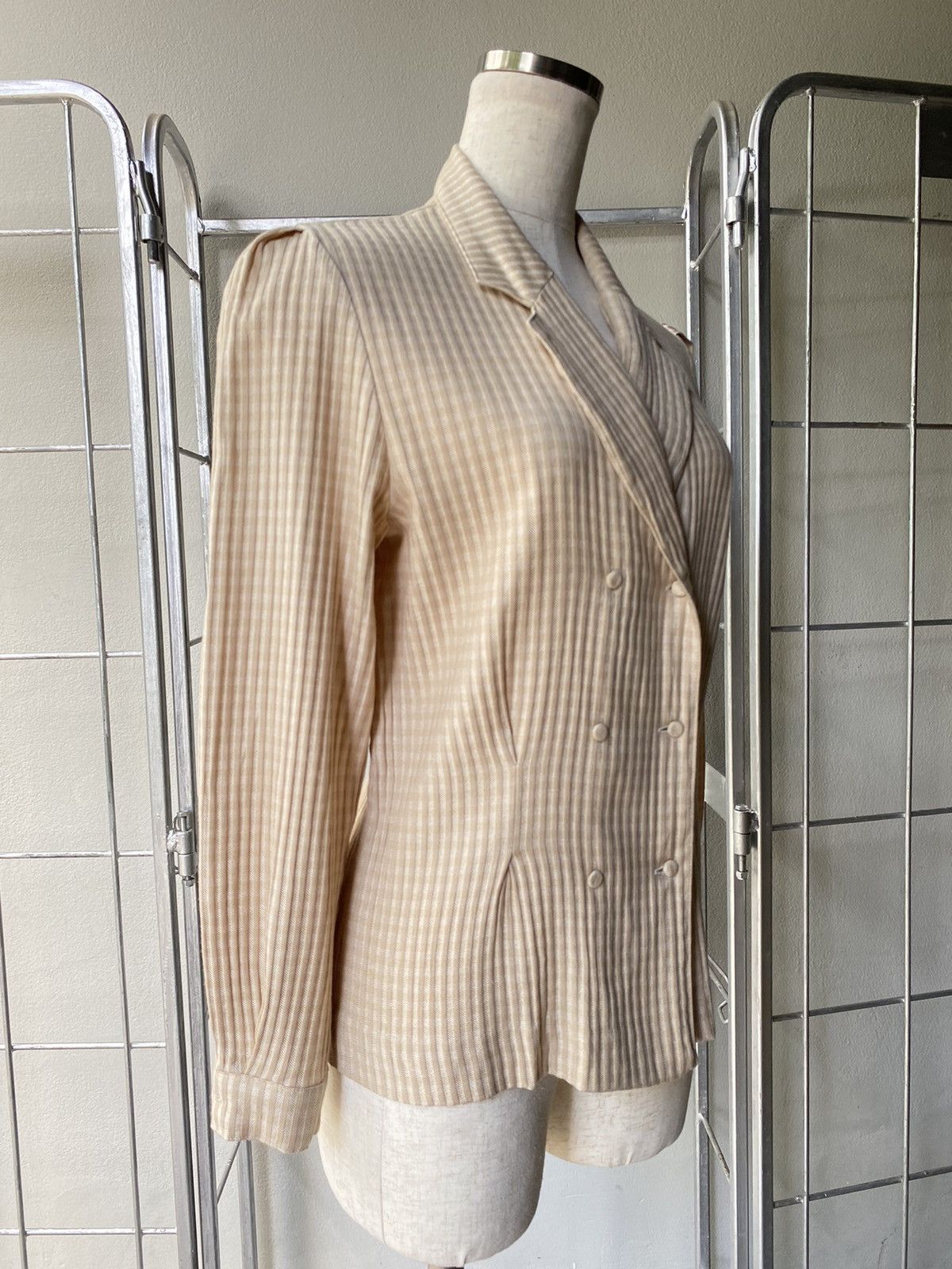 Burberry Burberry vintage beige blouse Size ONE SIZE - 2 Thumbnail