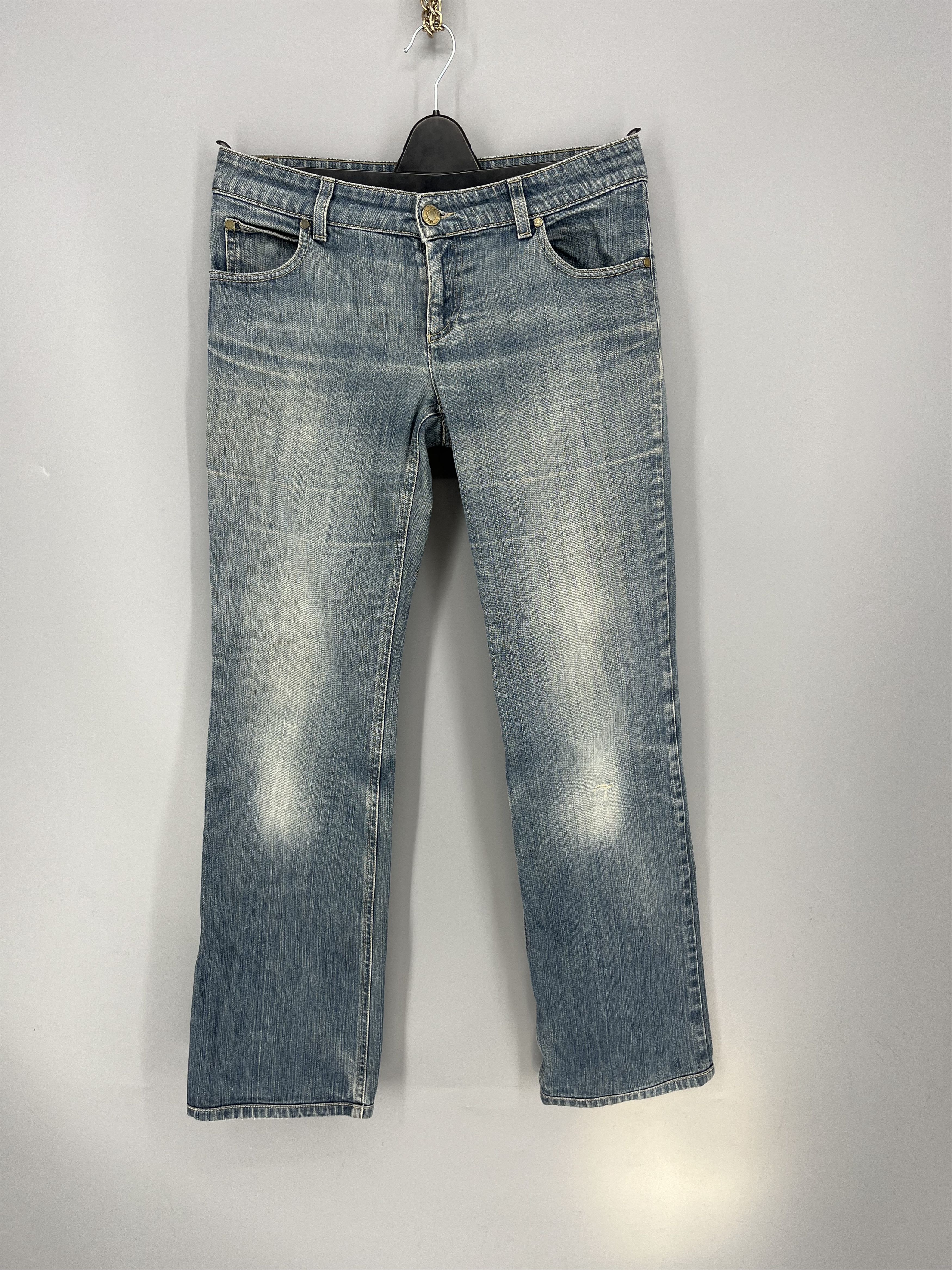 Gucci Gucci Vintage Light Wash Flared Jeans with Web Logo Patch Size 26" / US 2 / IT 38 - 1 Thumbnail