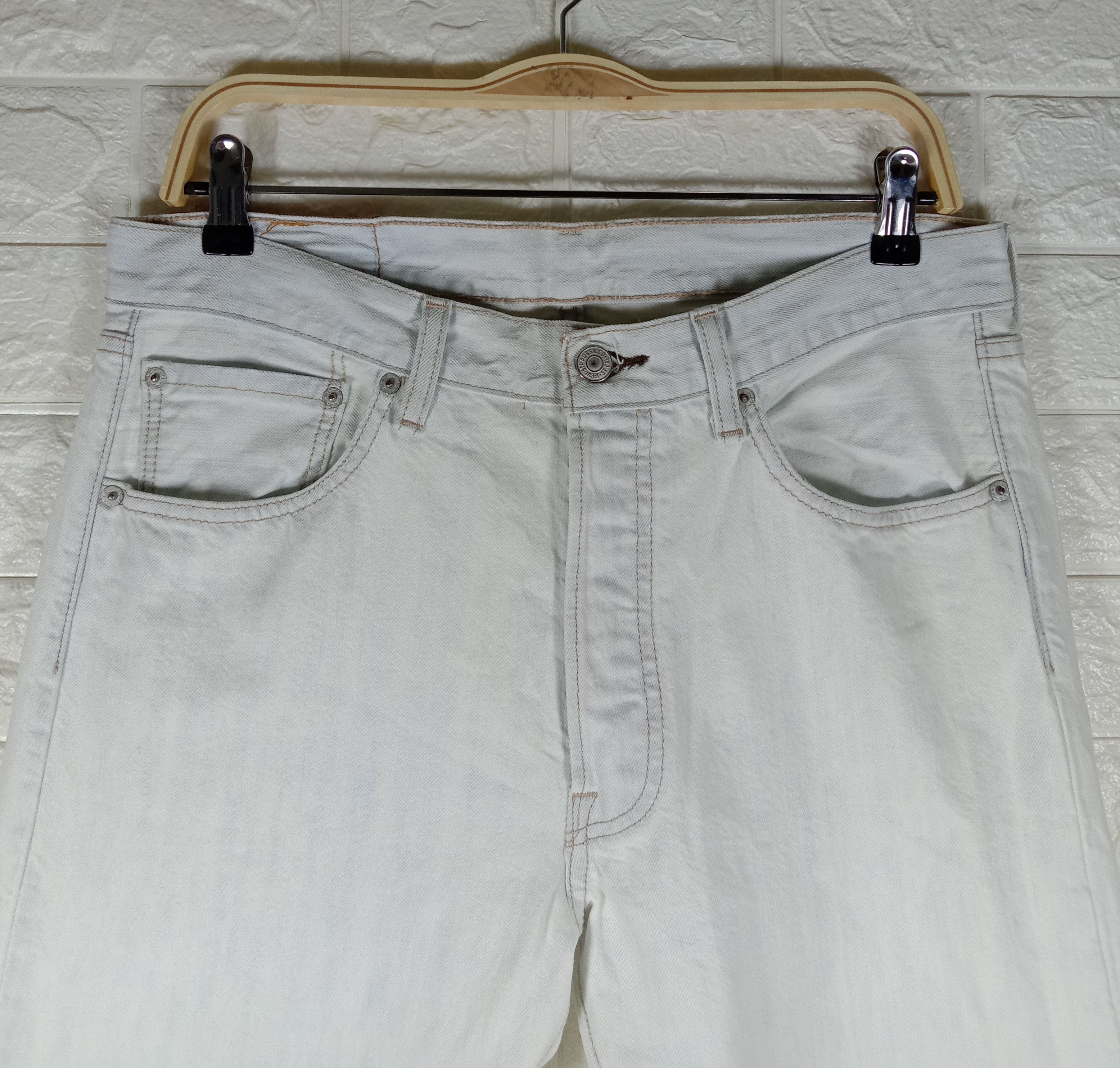 Levi's Vintage Levi's 501 Jeans Light Wash Denim Size US 32 / EU 48 - 2 Thumbnail