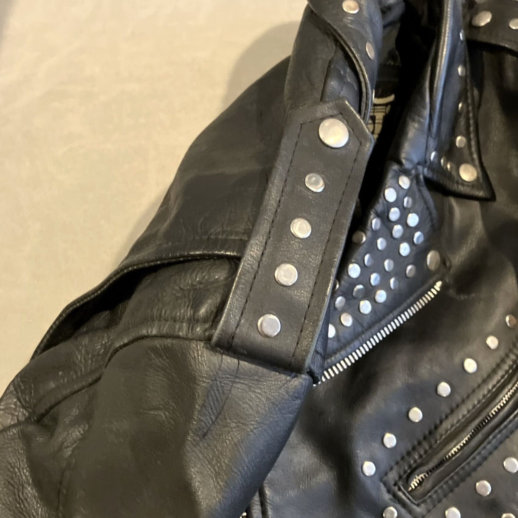 Vintage VINTAGE First Genuine Leather Studded Motorcycle Jacket Men 46 Black Zipper Biker 90s Mens Regular Leather Jacket Size US S / EU 44-46 / 1 - 6 Thumbnail