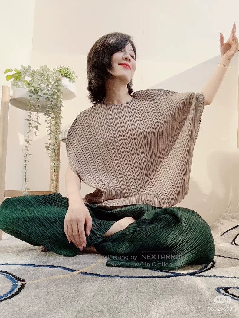 Issey Miyake Issey Miyake Disc Top Size L / US 10 / IT 46 - 1 Thumbnail