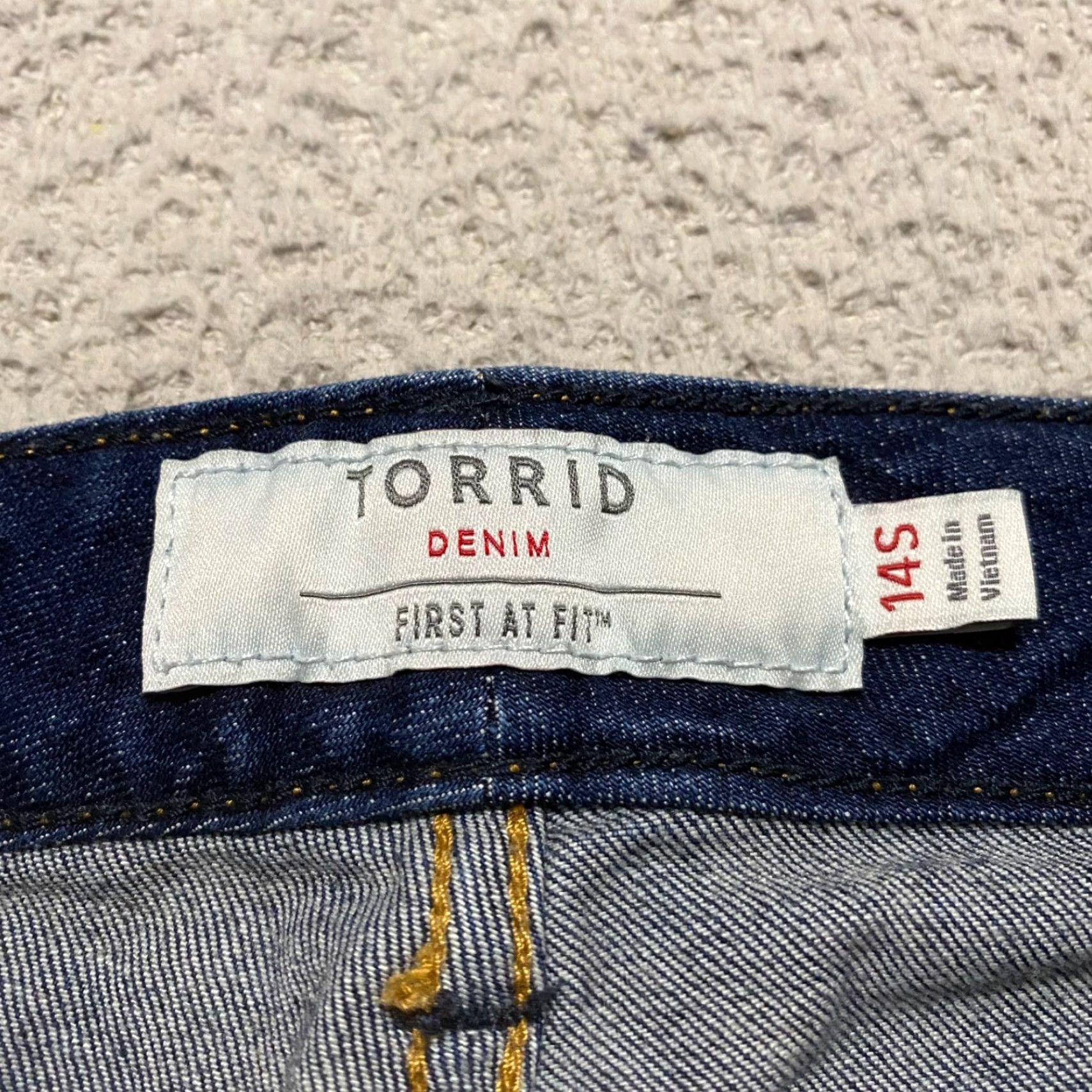 Torrid Torrid Jeans Skinny Blue Denim Dark Wash 14P Petite Mid Rise 5-Pocket Stretch Cotton Blend Womens Boys? Size 36" / US 14 / IT 50 - 3 Thumbnail