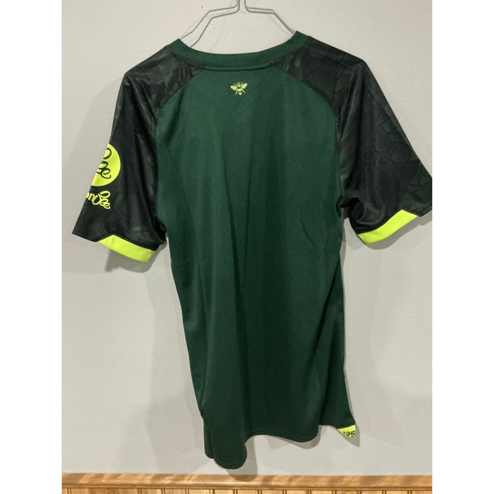Umbro Umbro Brentford FC Third Kit Replica Jersey Black/Green Sz S Size US S / EU 44-46 / 1 - 4 Thumbnail