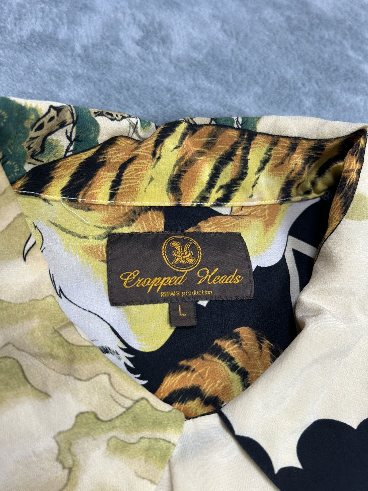 Sun Surf Vintage Cropped Head Hawaiian Motif Tiger & dragon Silk Size US L / EU 52-54 / 3 - 7 Thumbnail