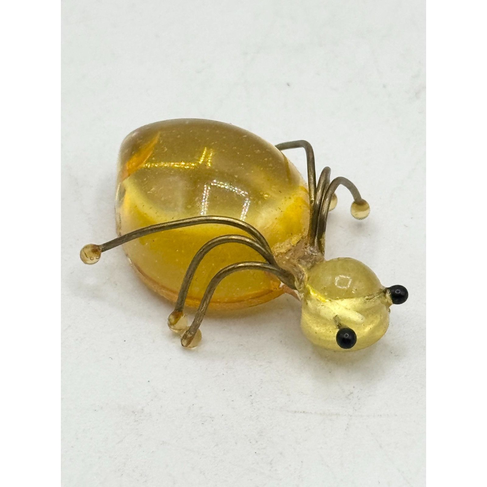 Vintage Vintage lucite amber bug insect brooch pin Size ONE SIZE - 5 Thumbnail